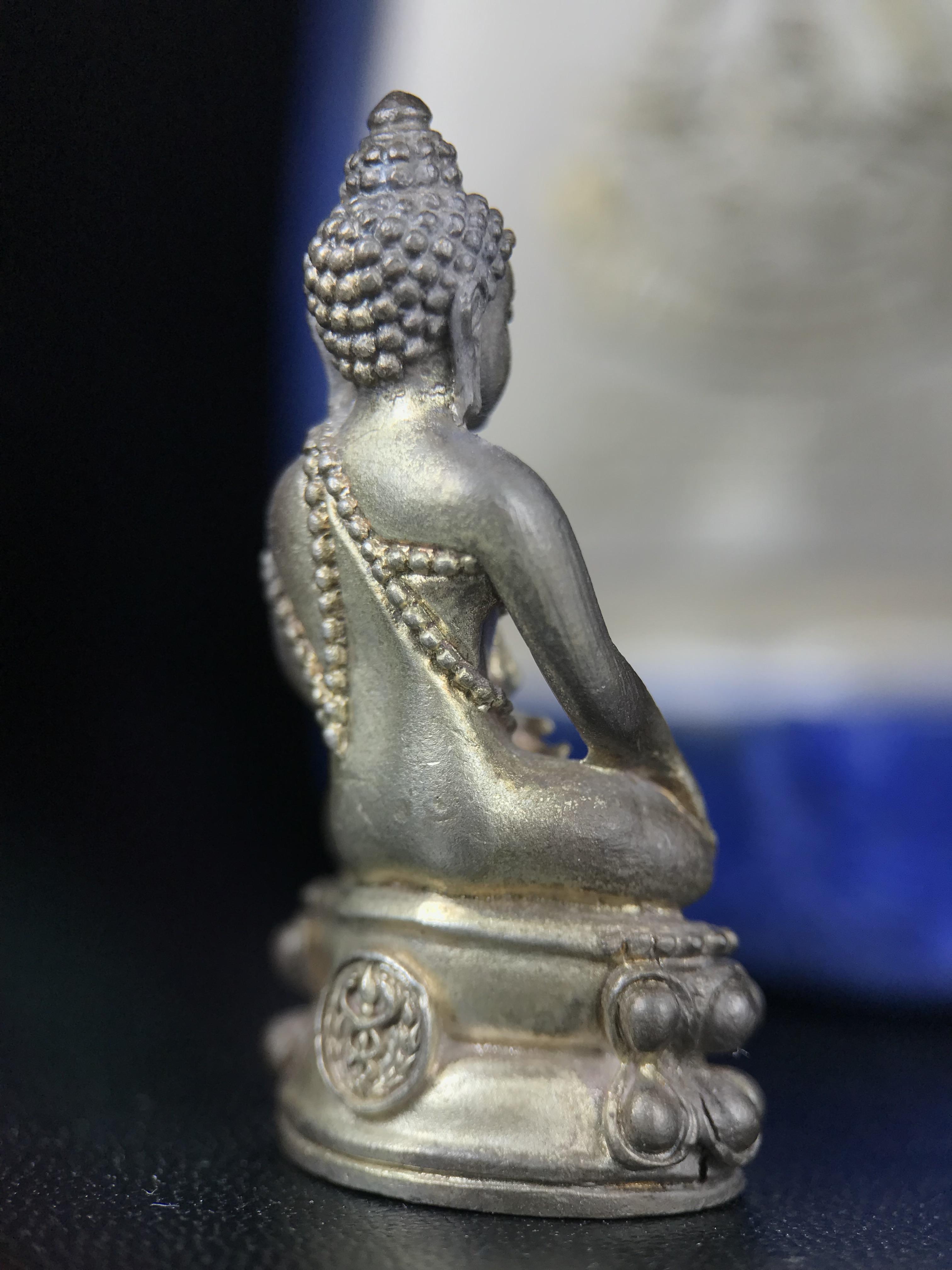 พระกริ่งศิรากาศ ภปร.(พระกริ่งคุ้มเกล้า)วัตถุมงคล"คุ้มเกล้าฯ" มูลนิธิ “คุ้มเกล้า” ในพระบรมราชูปถัมภ์ จัดสร้าง โรงพยาบาลภูมิพล เนื้อเงิน(พิมพ์หน้าไทย)(สภาพผิวเดิมขึ้นน้ำทองเก่าเก็บอย่างดีพร้อมกล่องบรรจุสวยมากมาก!)(ในหลวงรัชกาลที่9เสด็จเททอง)(พิธีใ