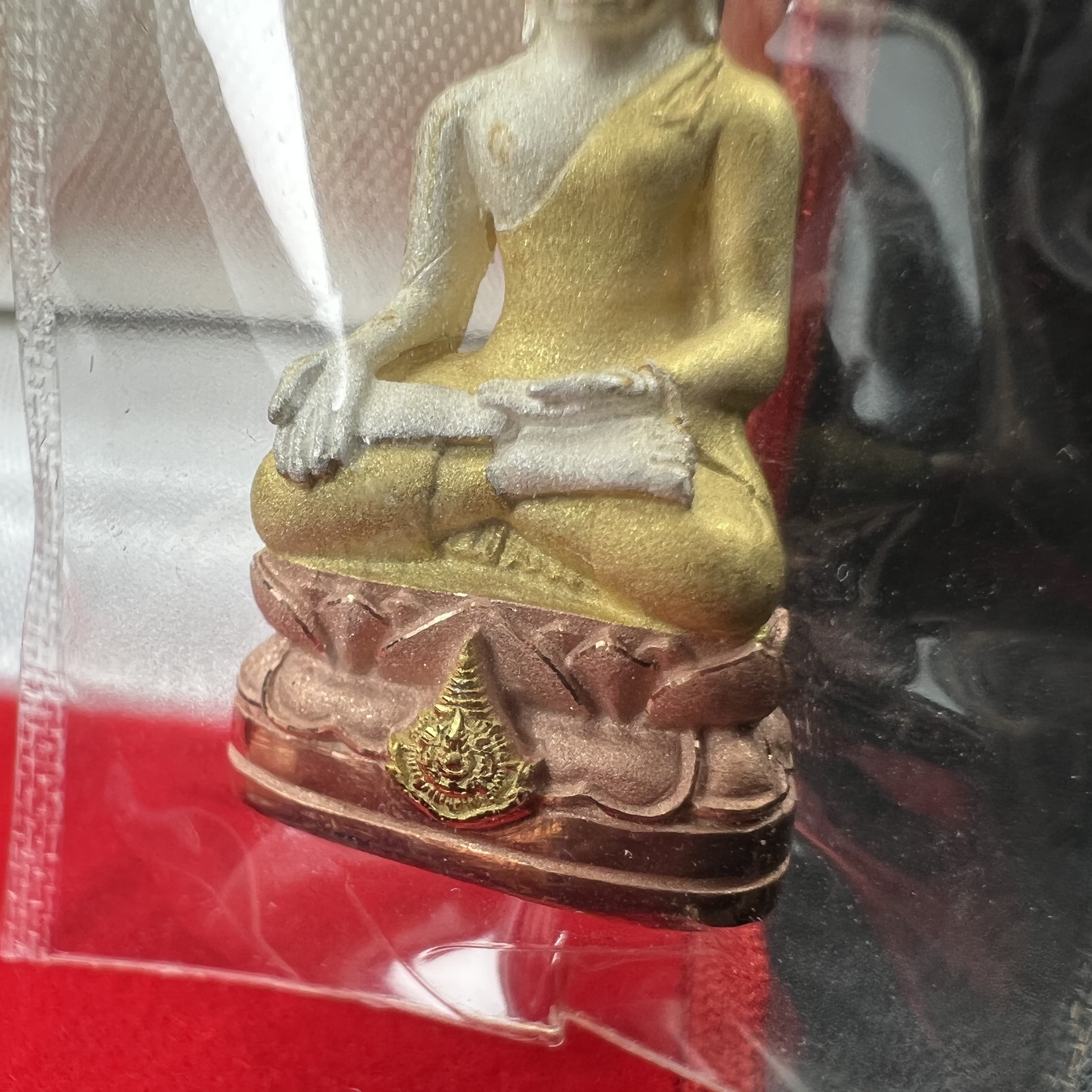 พระไพรีพินาศ รุ่นมหามงคล 72 พรรษา (6 รอบ) ในหลวงรัชกาลที่9 ปี2542 พิมพ์ใหญ่ เนื้อเงินบริสุทธิ์ 99.9% ชุบสามกษัตริย์แบบพ่นทรายขัดเงาบางส่วน(สภาพสวยซีนซองเดิมกล่องบรรจุเดิมครบสมบูรณ์)1 ใน 1500 องค์