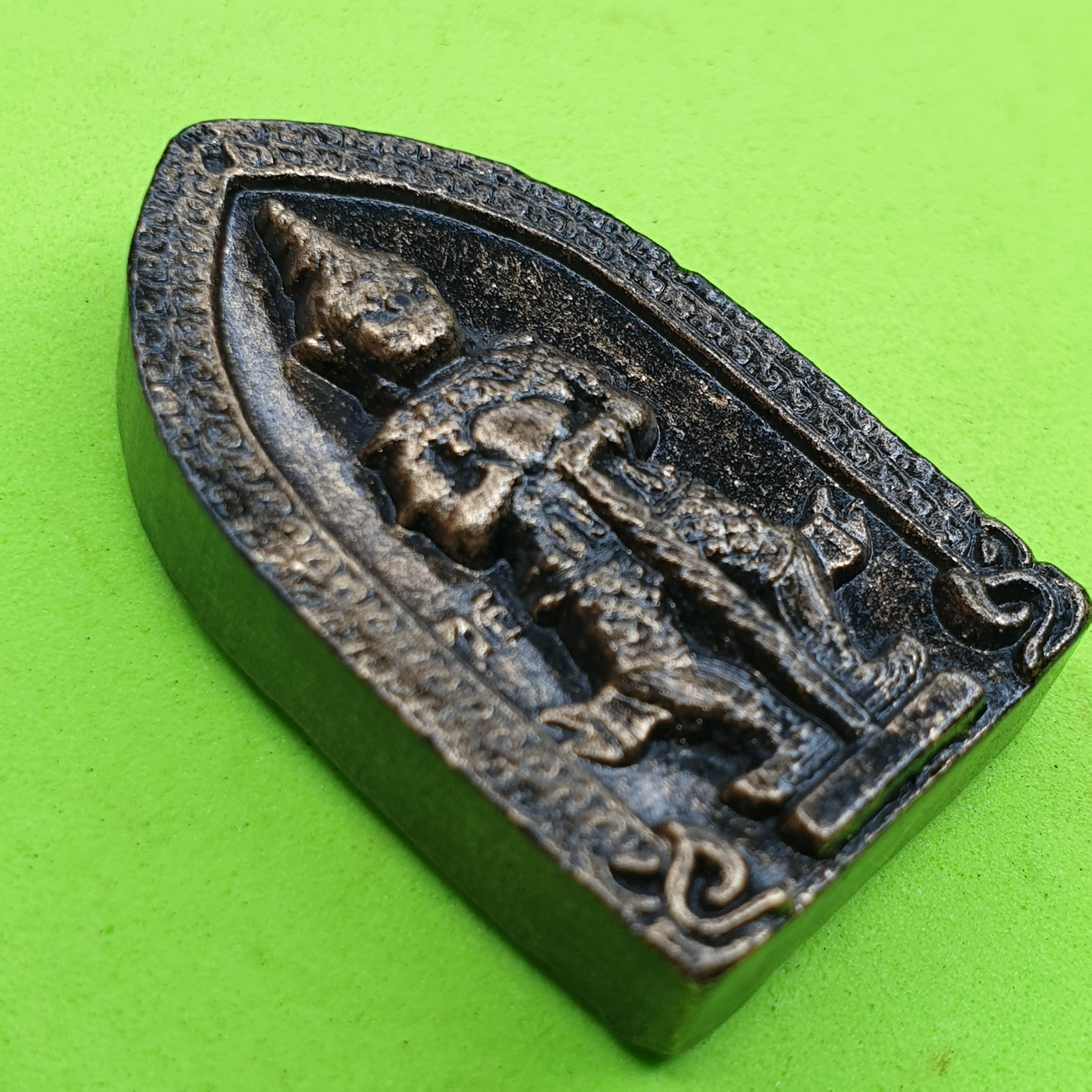 พระเครื่อง ท้าวเวสสุวรรณ รุ่น แก้ปีชง รวยไม่จบ จนไม่เป็น ภัยไม่มี สีทำเก่า พระแท้ ท้าวเวสสุวรรณแท้