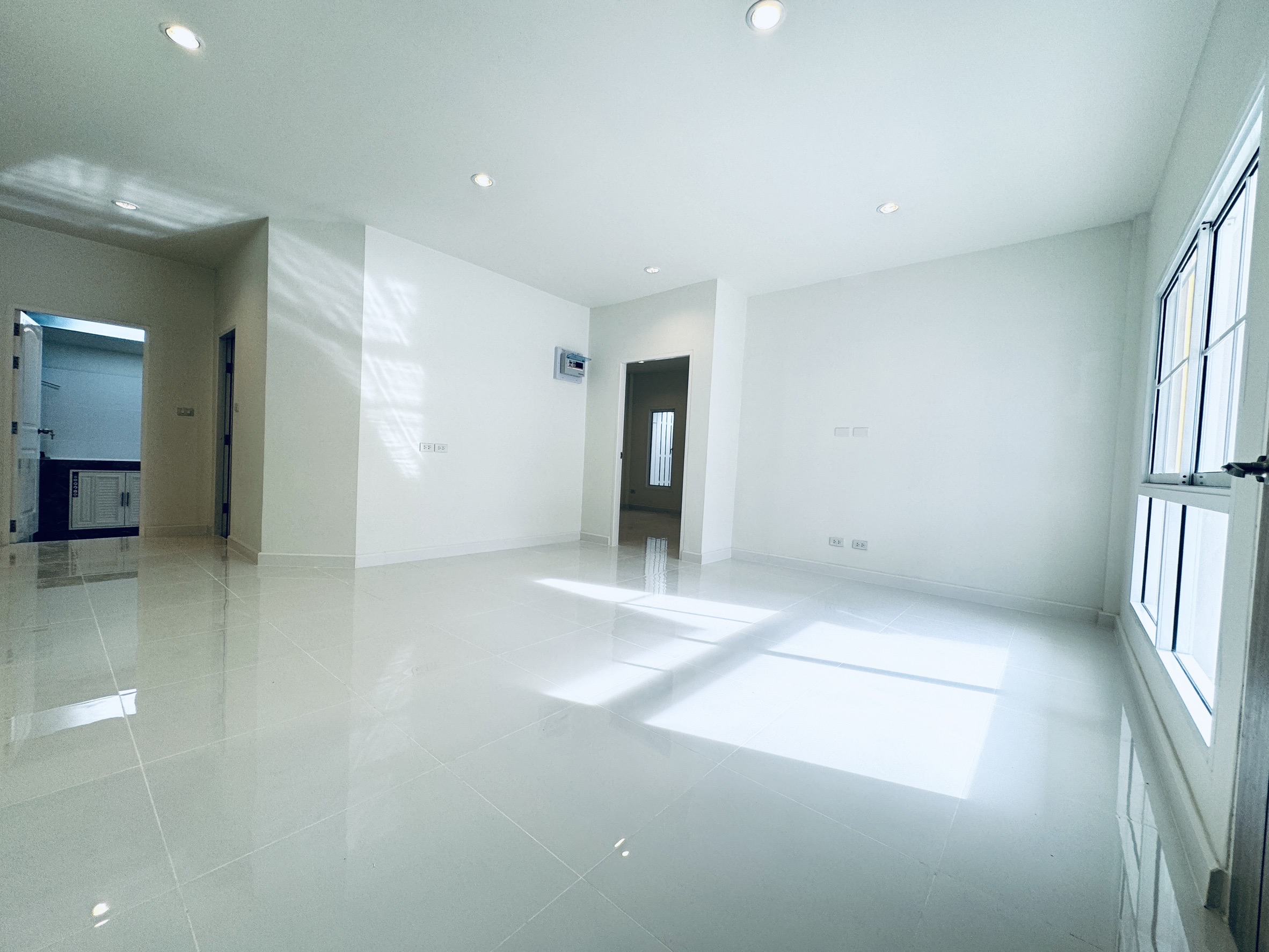 For Sale : Bypass, One-story semi-detached house, 3 Bedrooms 2 Bathrooms