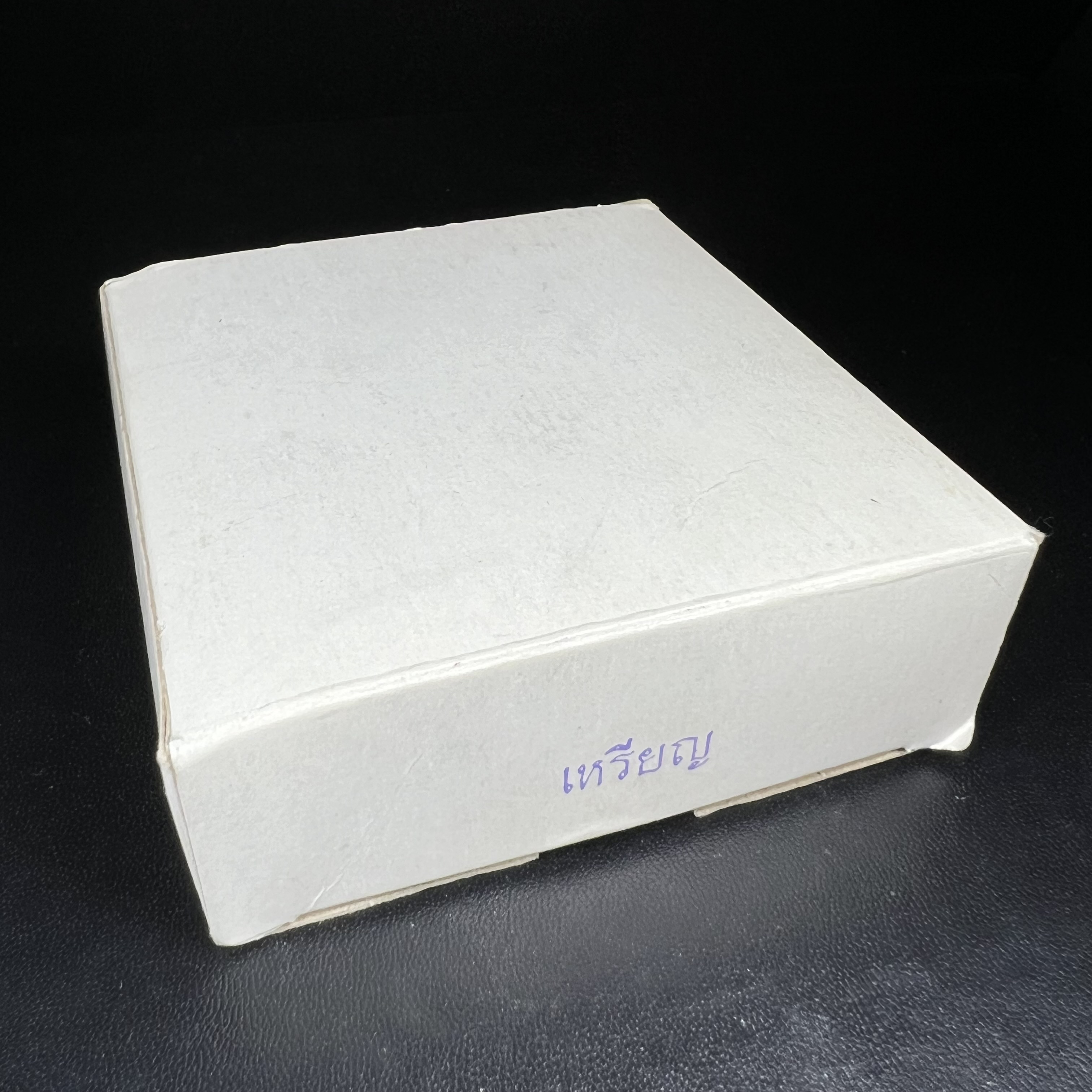 เหรียญพระแก้วมรกต พระพุทธชินราช พระพุทธโสธร รุ่นพุทธบารมี ปี 2540 เนื้อเงินขัดเงา 99.9% ชุบ 3 กษัตริย์ พร้อมกล่องและใบรับรองเดิม พิธีพุทธาภิเษก 2 พิธีมหามงคล(พระพุทธคู่บ้านคู่เมือง รูปแบบเหรียญสวยงดงามมาก พิธีใหญ่ เป็นที่นิยม)สร้างน้อยหายาก 1 ใน500 เหรียญ