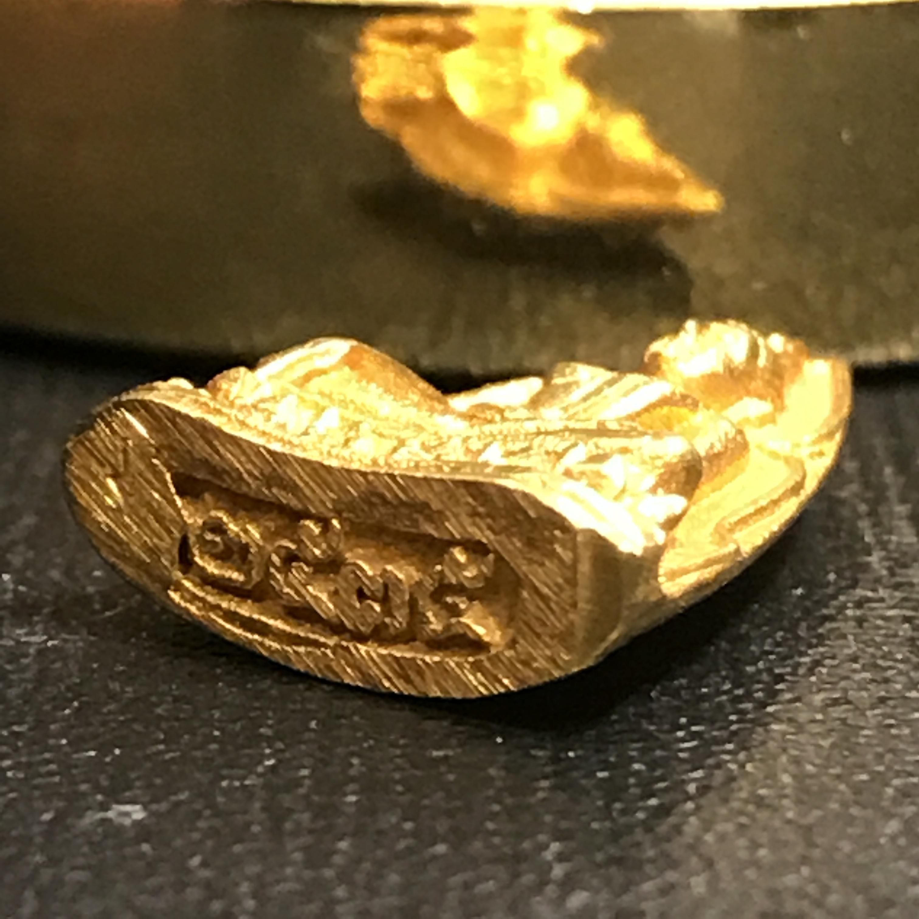 พระสมเด็จนางพญา สก. ปี2535 เนื้อทองคำพิมพ์เล็กพร้องกล่องบรรจุเดิม(ในหลวงและพระราชินีเสด็จในพิธี)