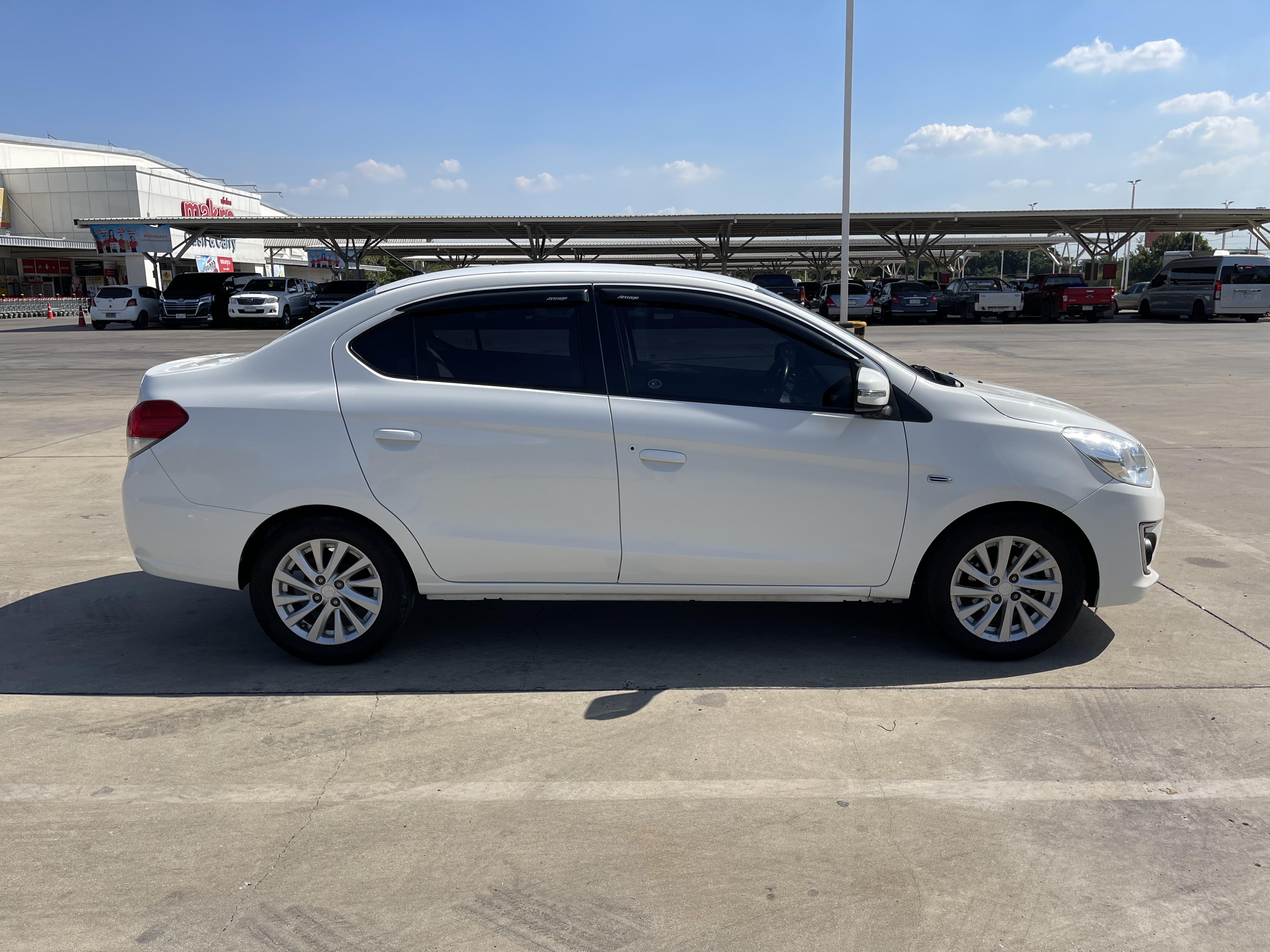 Mitsubishi Attrage 1.2 GLS Limited At 2014 ขาว