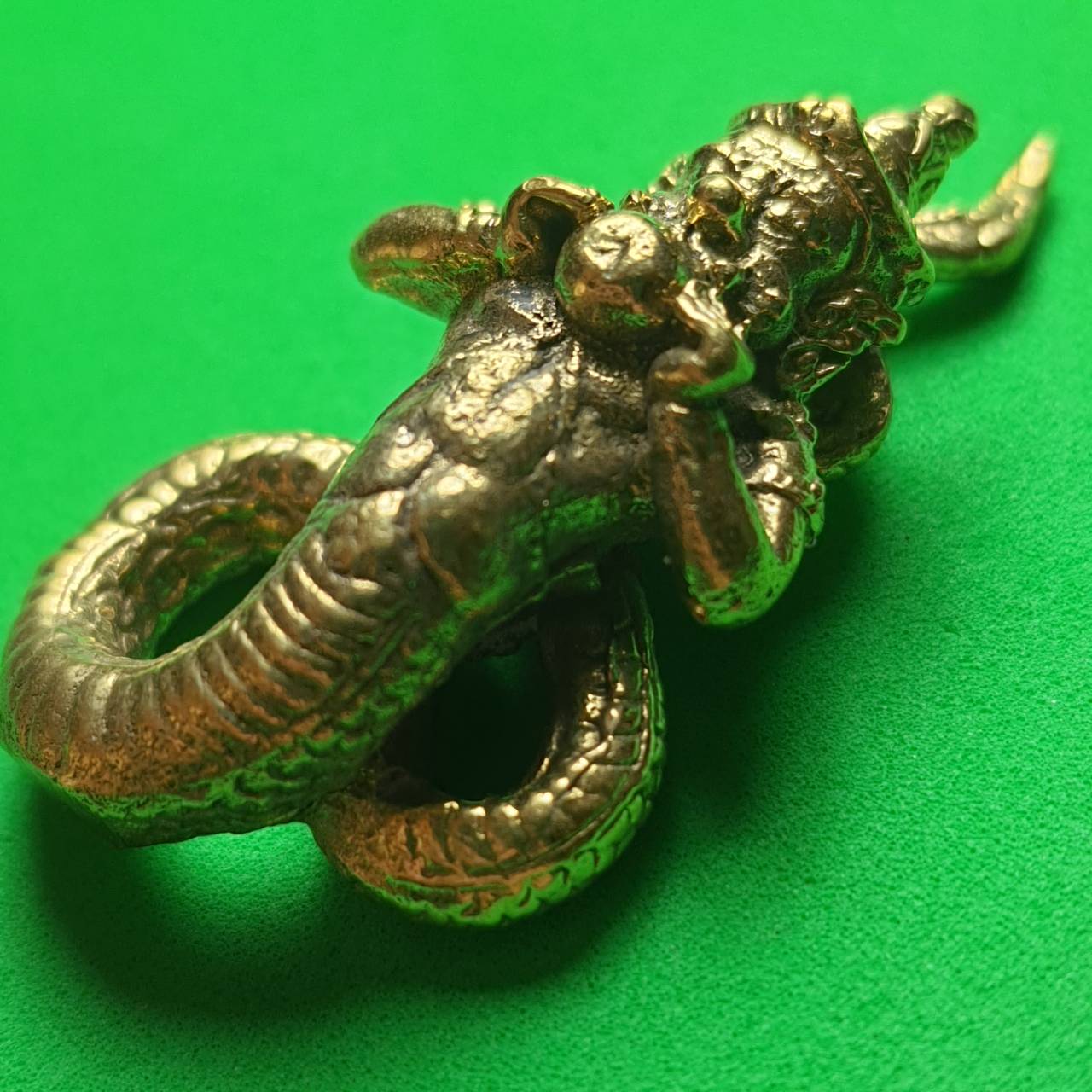 ของป้องกัน พระราหูทรงฤทธิ์ พุทธคุณรอบจักรวาล เลี่ยมกรอบ จี้ราหู ราหู ราหูอมจันทร์