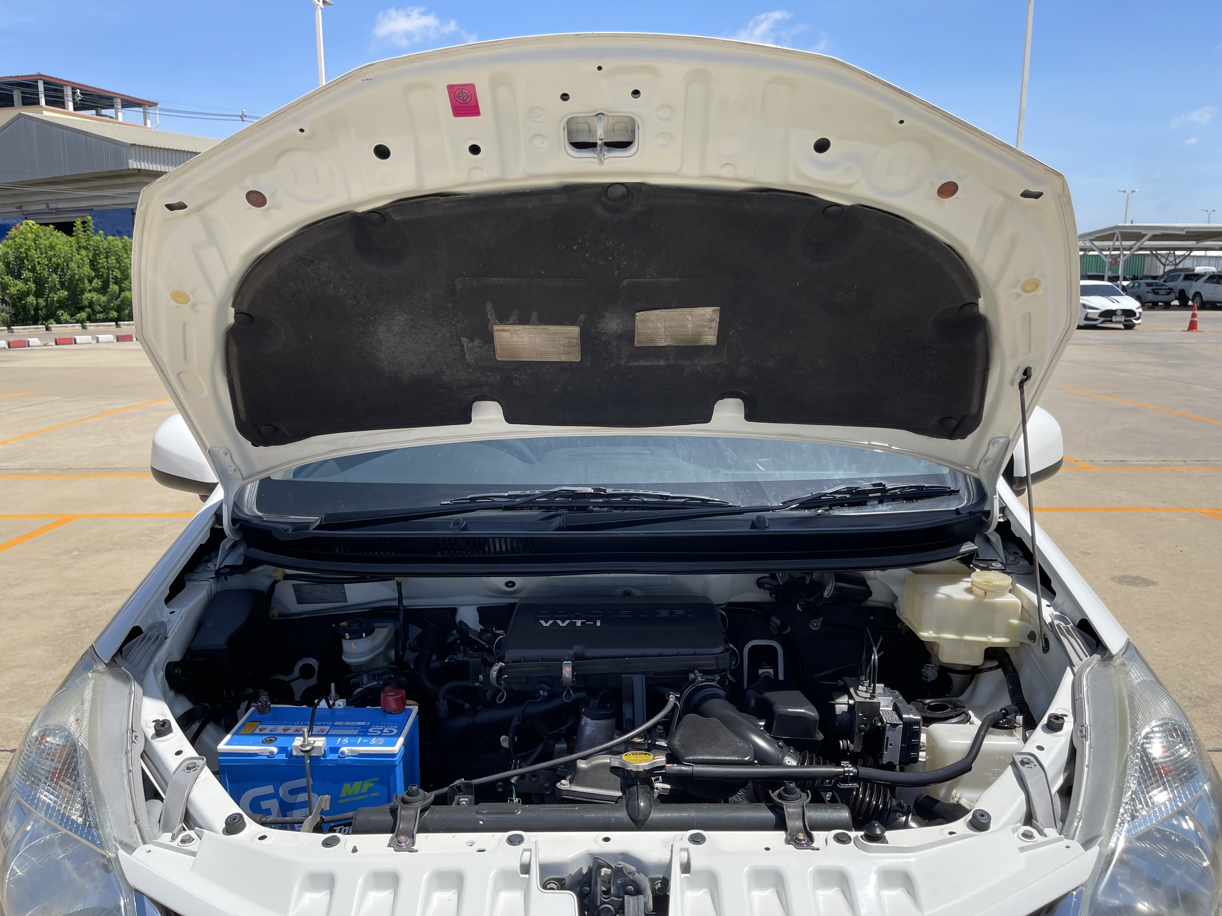 Toyota Avanza 1.5 G At 2015 ขาว