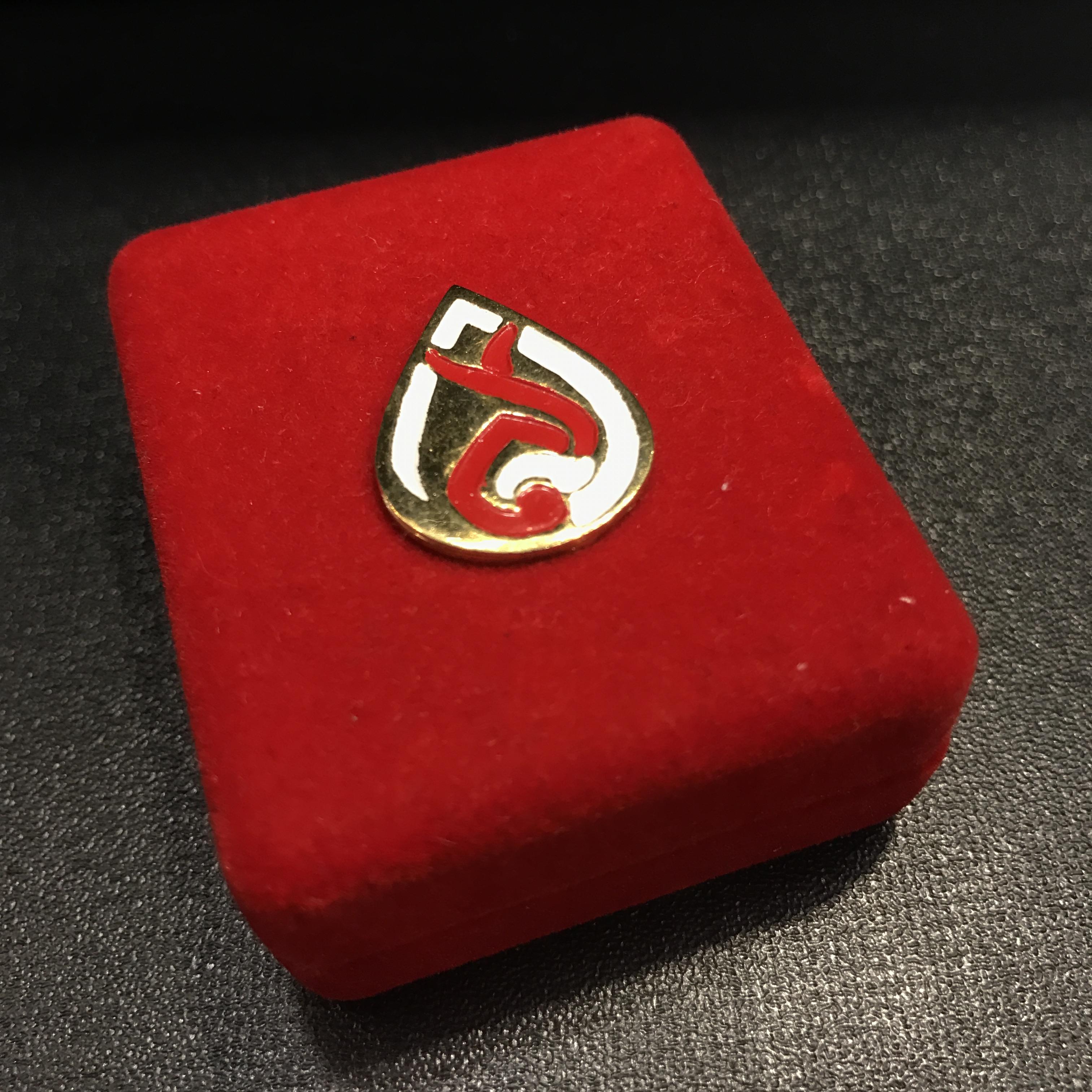 พระเครื่องปางสมาธิ เนื้อทองคำ 90 พรรษาสมเด็จย่า ปี 2533 (ในหลวงรัชกาลที่9เสด็จในพิธี)