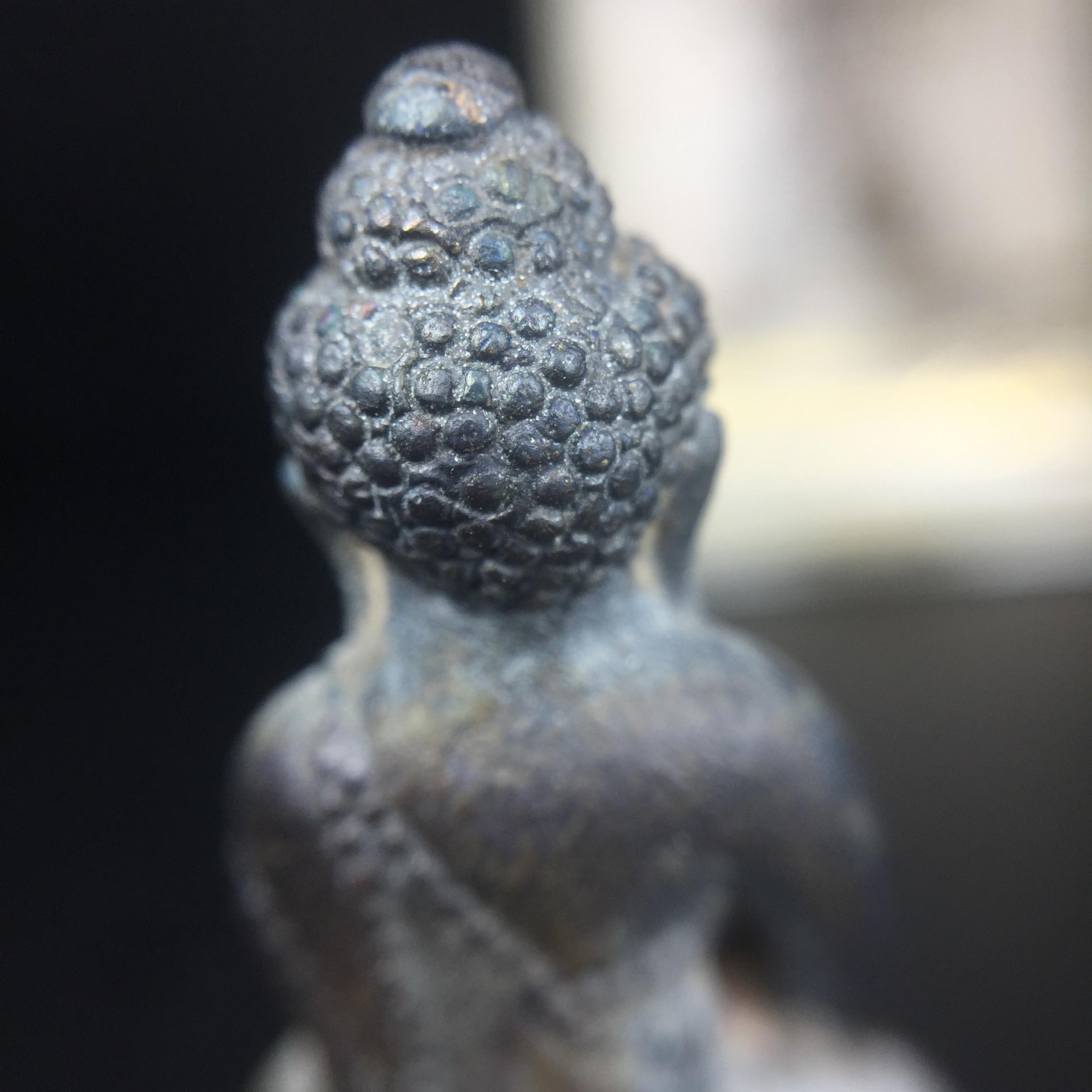 พระกริ่งชินบัญชรฉลองพระชันษา 100 ปี สมเด็จพระญาณสังวร วัดบวรนิเวศวิหาร ปี 2556 เนื้อนวโลหะผสมทองคำก้นทองแดง พิธีใหญ่ มวลสารเด่น นิยม(1 ใน 2556 องค์)