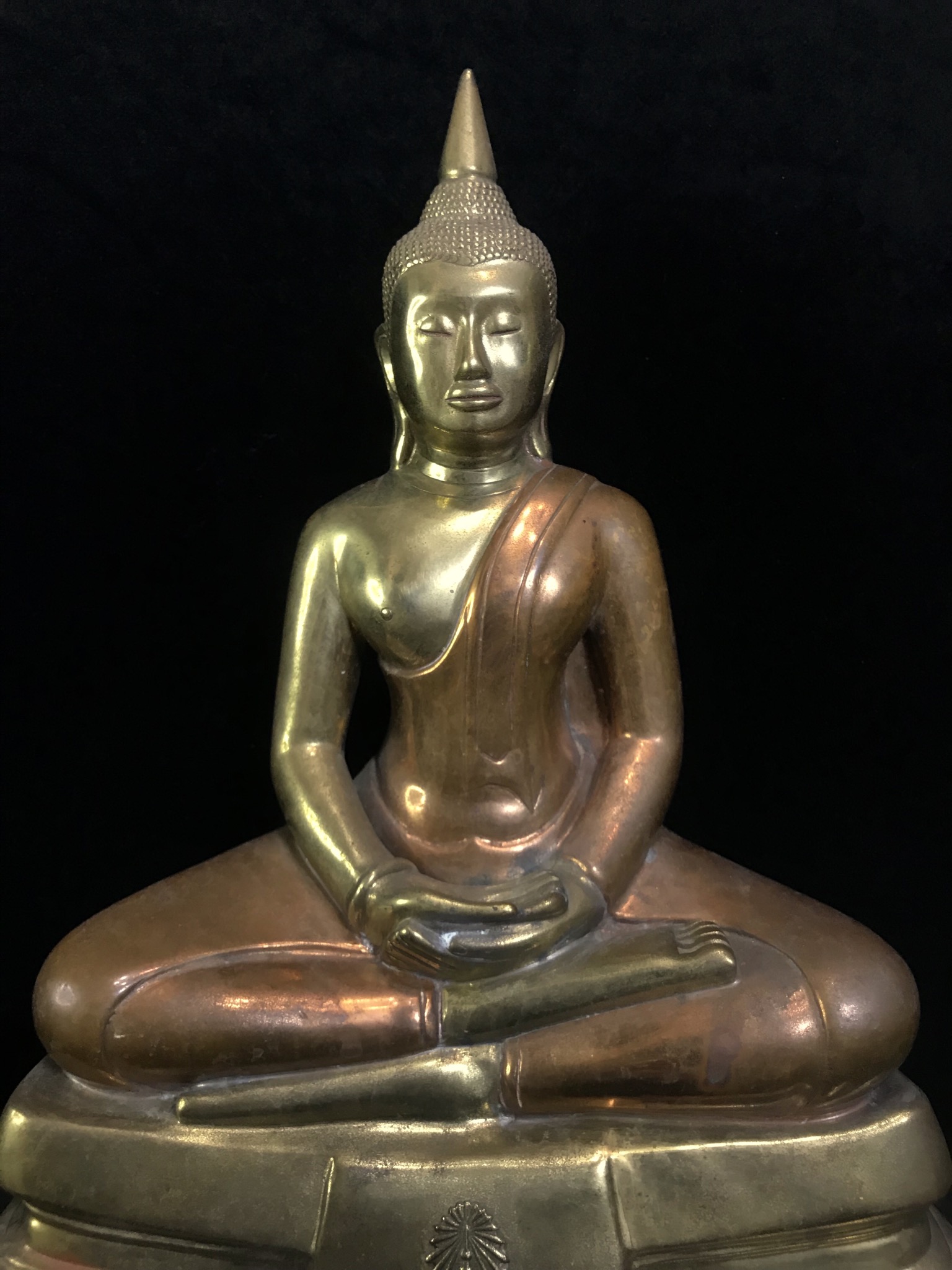 พระบูชาพระพุทธโสธร ภปร. รุ่นย้อนยุค ปี2539 กาญจนาภิเษกครองราชสมบัติครบ 50ปี หน้าตัก9นิ้ว เนื้อสามกษัตริย์ หมายเลข01344