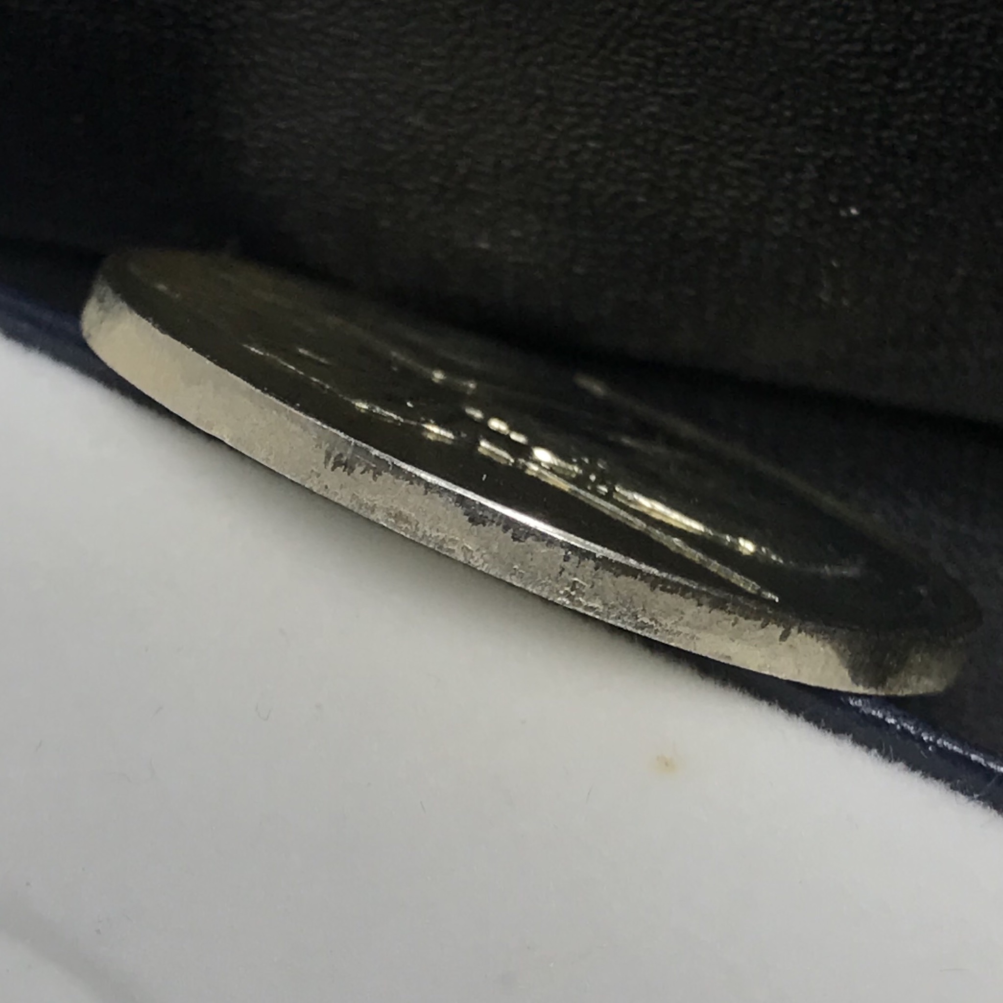 เหรียญที่ระลึกเฉลิมพระเกียรติ พระราชกรณียกิจ ด้านการสื่อสาร กรมไปรษณีย์โทรเลข ปี2539 เนื้อเงิน กล่องซองบรรจุครบผิวเดิมขึ้นน้ำทองสวยงาม(ในหลวงทรงวิทยุVR009)