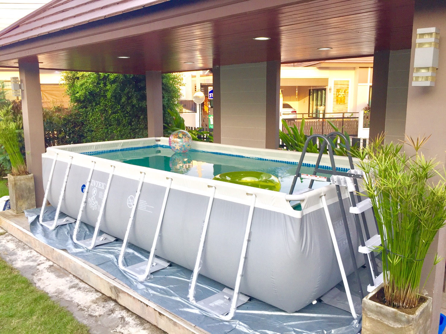 สระน้ำสำเร็จรูป สระน้ำขนาดใหญ่ Intex Prism Frame Pool สระน้ำรุ่นใหม่ ขนาด 16 ฟุต ระบบกรองเกลือ-ทราย