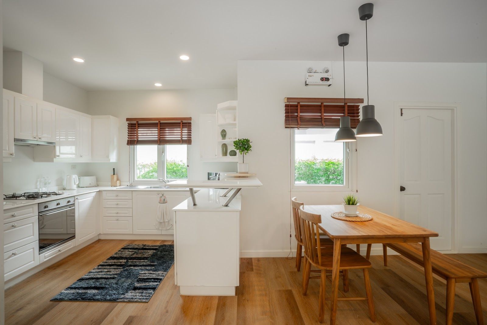 For Rent : Rawai, Luxury Private Pool Villa, 3 bedrooms 3 Bathrooms, Pool view.