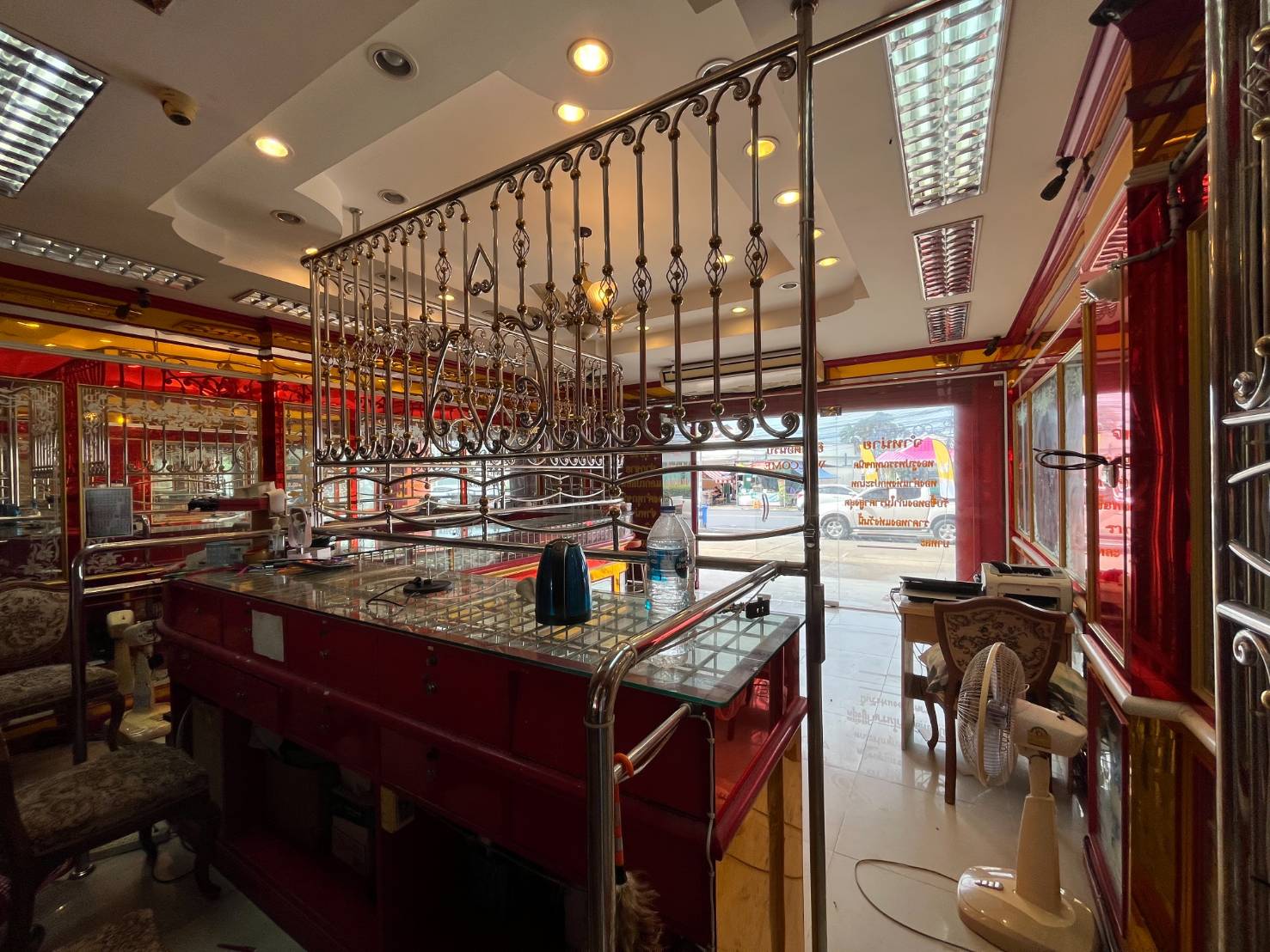 For Sales : Phuket Town, 3-story commercial building, 4 Bedrooms 4 Bathrooms