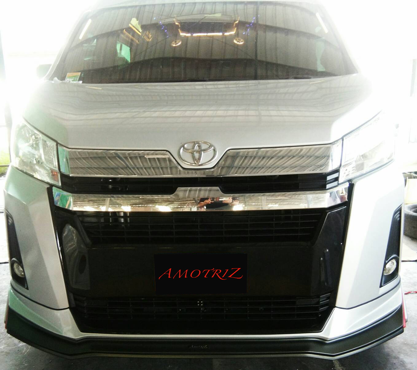 Toyota Commuter 2019 V.1 bodykits by Amoriz