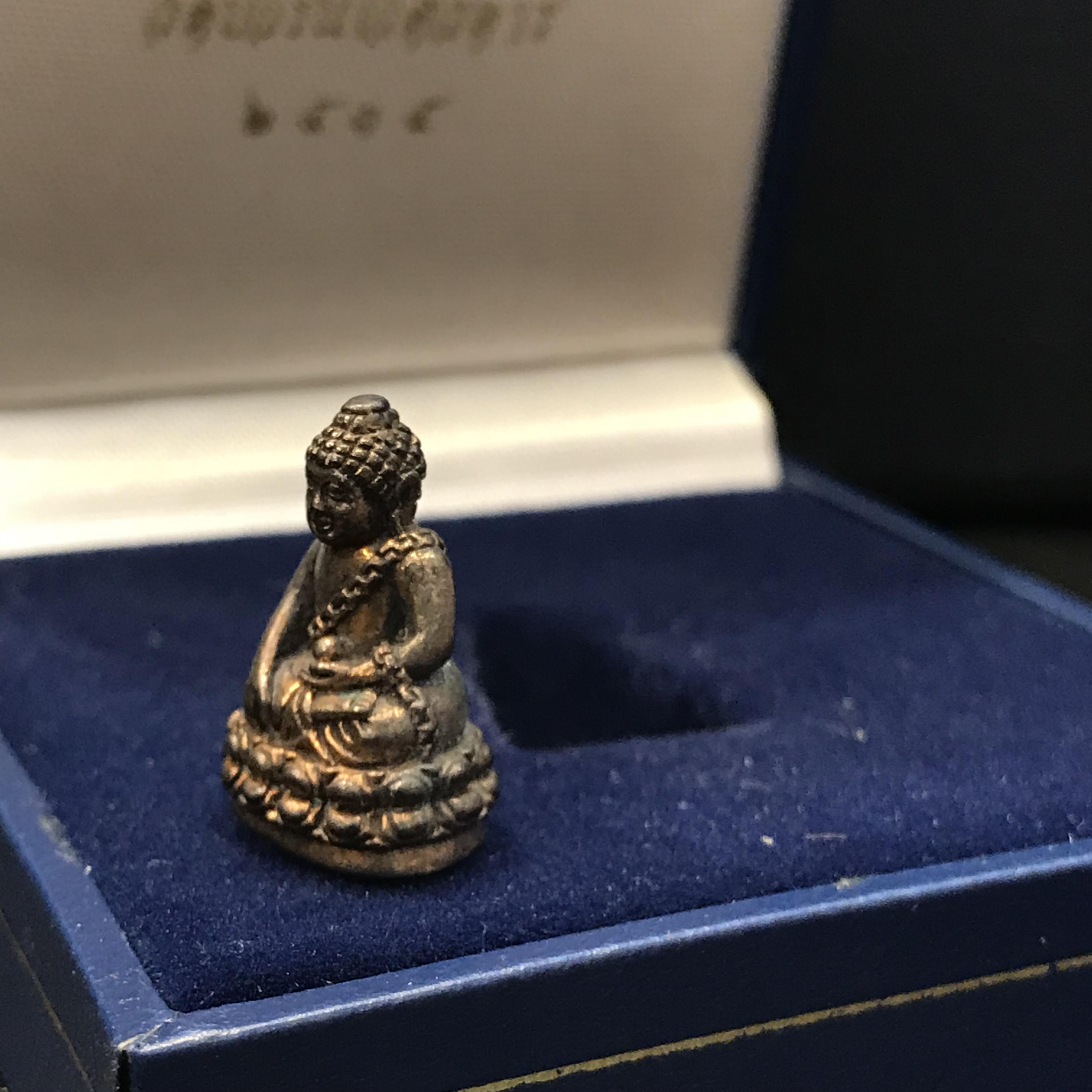 พระกริ่งพุทธอุดมสมบูรณ์ (พระปุ้มปุ้ย) เนื้อนวโลหะ ปี2535(รุ่นแรก)(1ใน2000องค์)