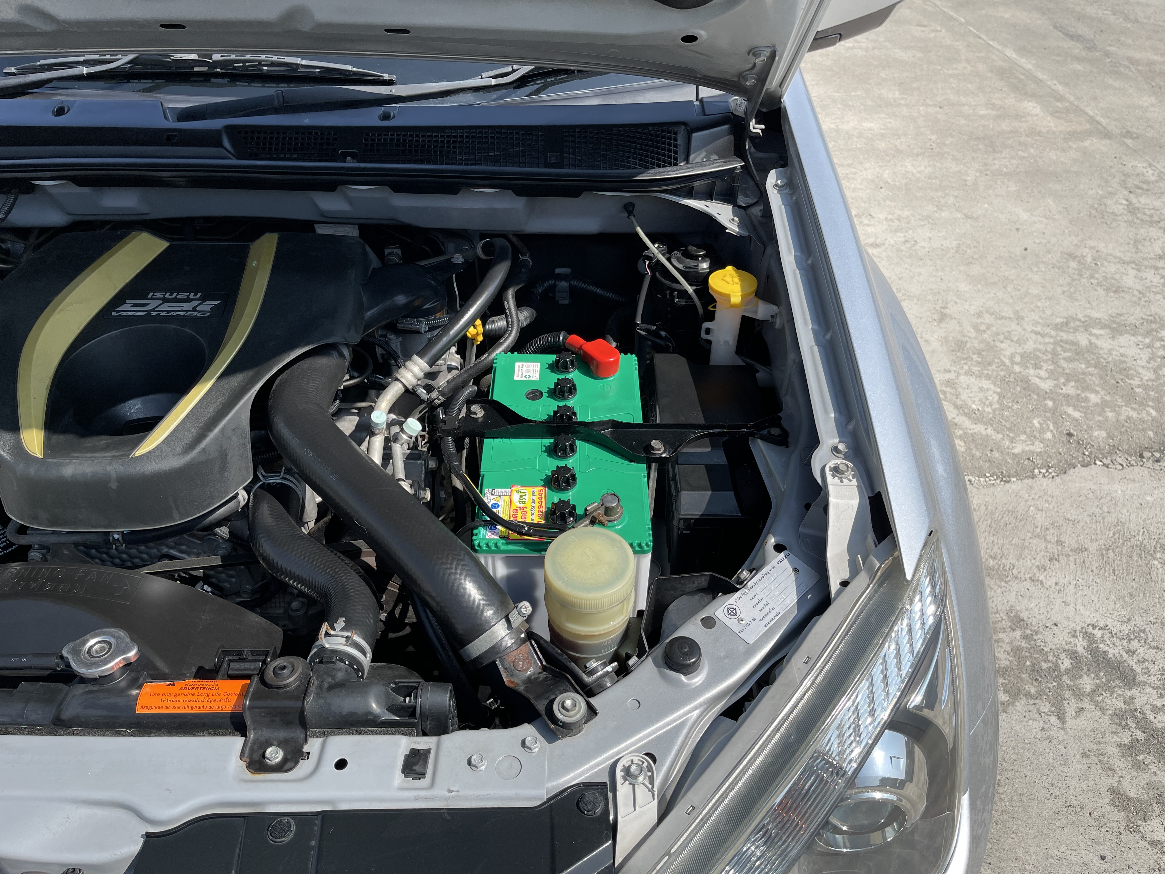 Isuzu Dmax All New 4ประตู Hilander 2.5 Vgs Z Dvd 2013 เงิน