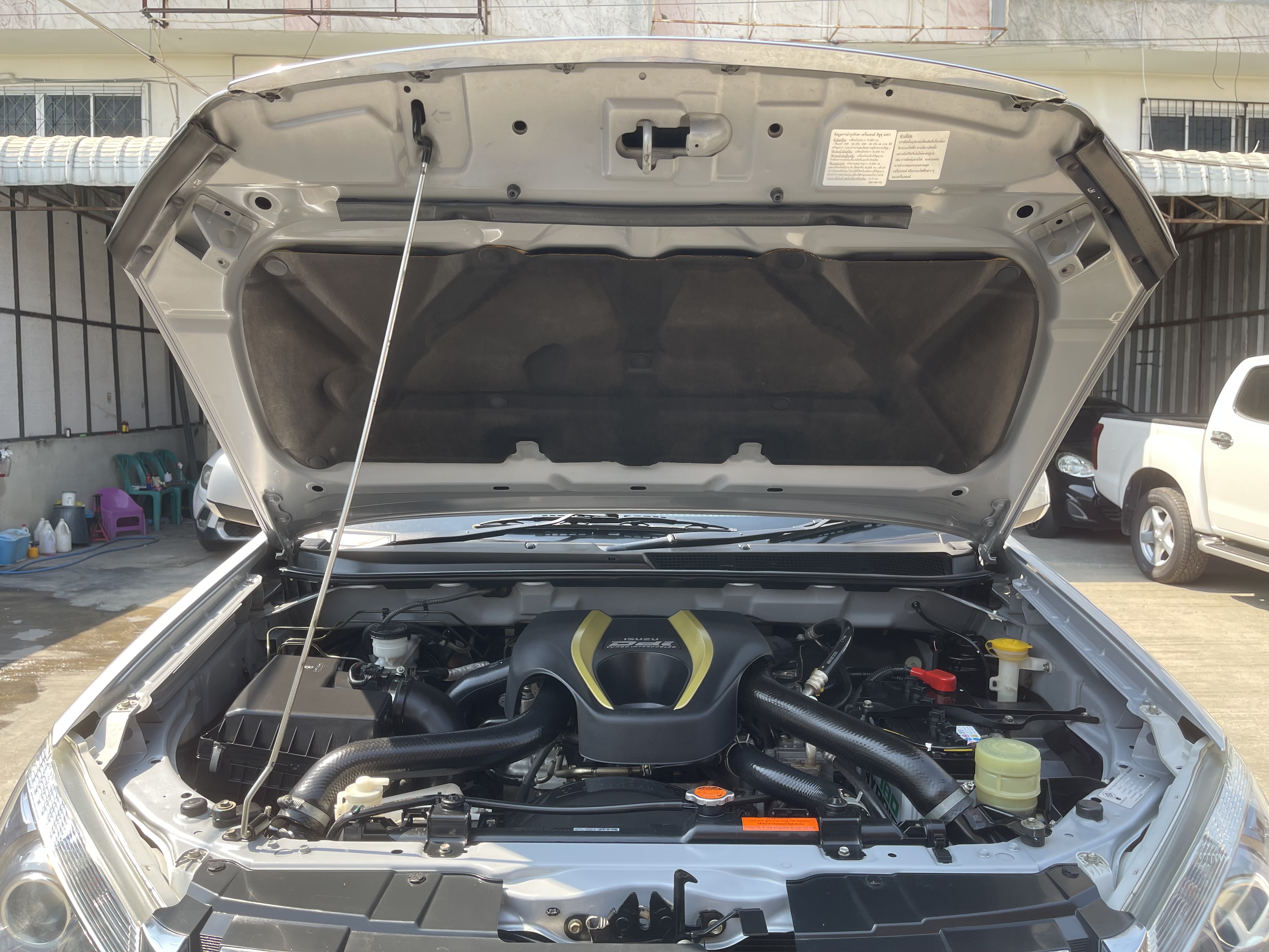 Isuzu Dmax All New Cab Hilander 2.5 Z 2015 เงิน