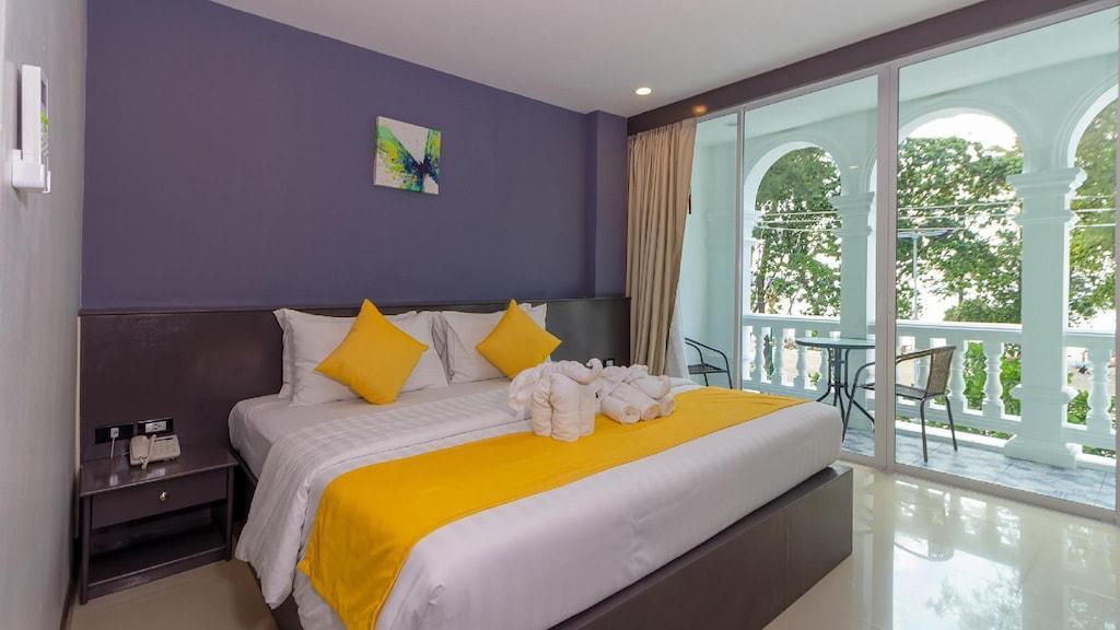 For Sale : Patong, Luxury Patong Resort , 36 Rooms, 5 floors