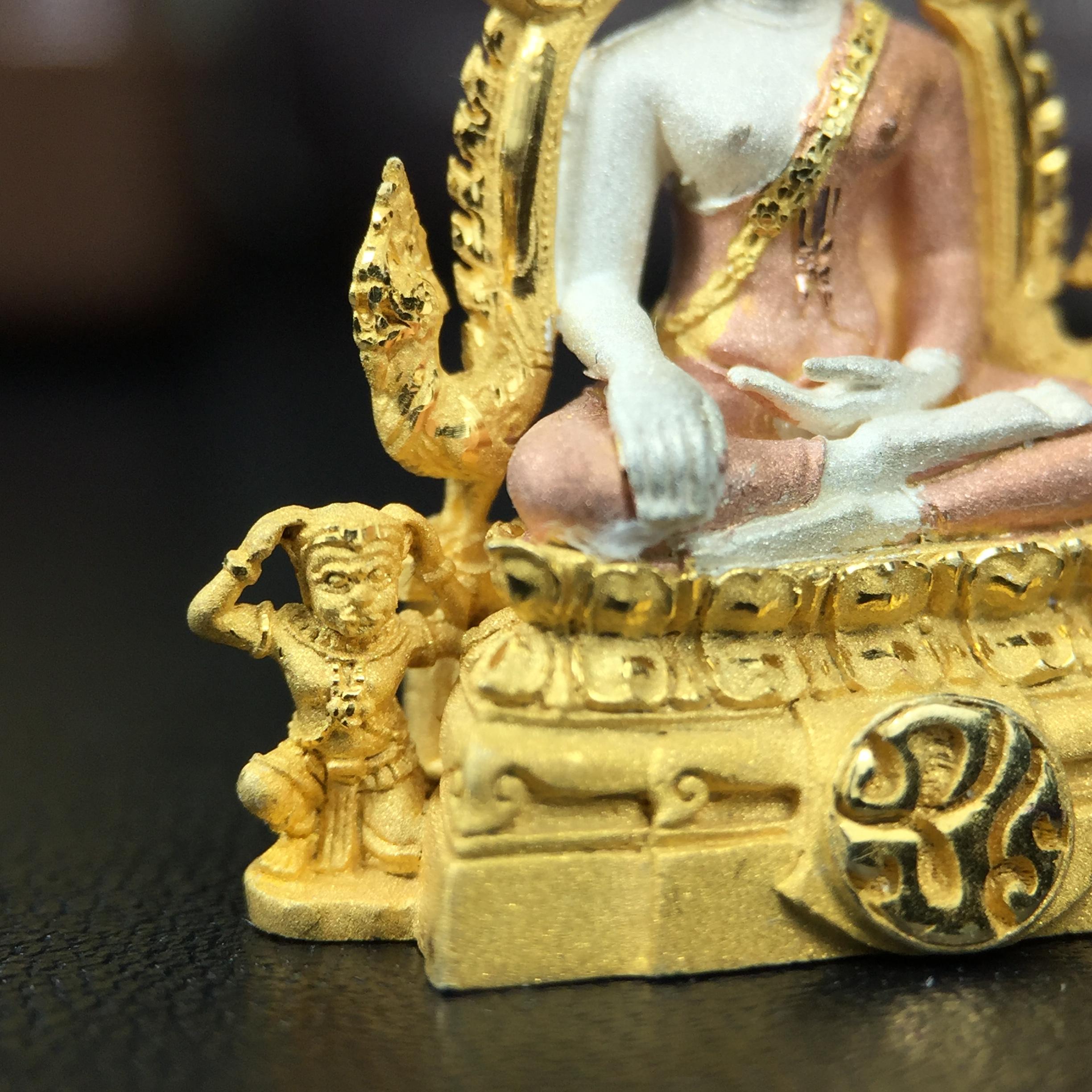 พระพุทธชินราช ภปร. โครงการ "เพราะแผ่นดินนี้ คือ แผ่นดินเกิด" ปี2548(รุ่นแรก) ลอยองค์ หน้าตัก 1/2 นิ้ว เนื้อเงินสามกษัตริย์ พุทธศิลป์งดงามทรงคุณค่า รุ่นยอดนิยม