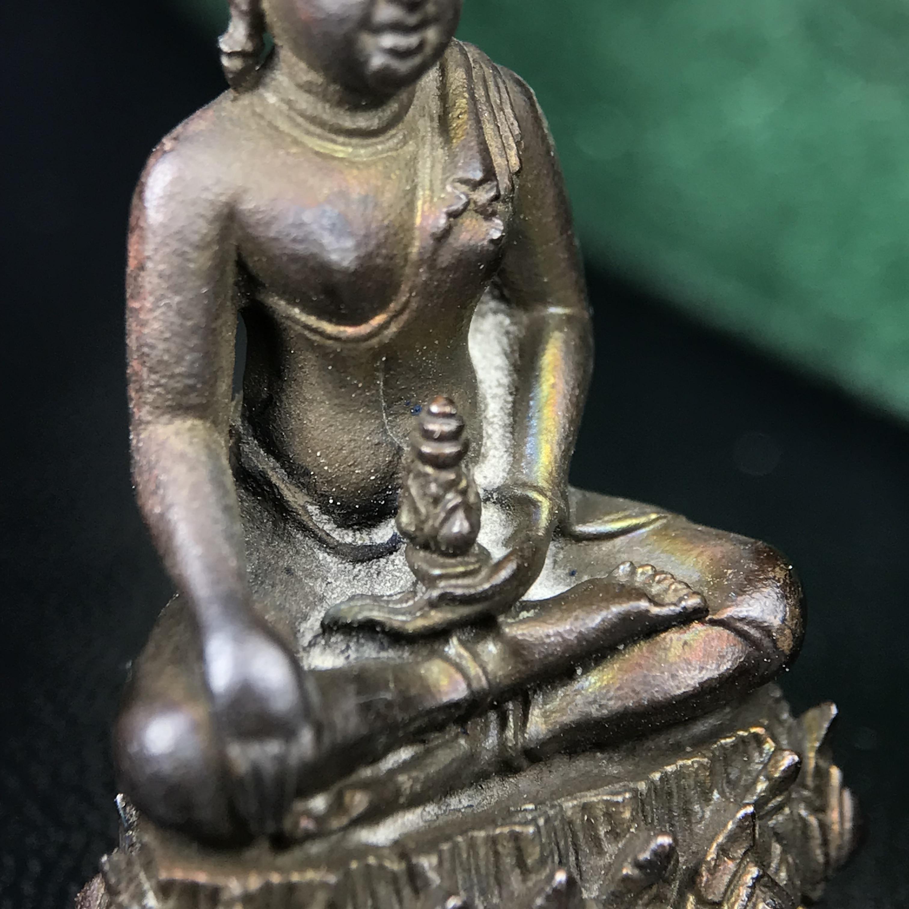 พระกริ่งวาสนา(รุ่นแรก) 80 พรรษา สมเด็จพระสังฆราช (วาสน์) วัดราชบพิธฯ ปี2521 เนื้อนวโลหะ(ตอกโค๊ตพระปิดตา) โดยมีหลวงปู่โต๊ะ วัดประดู่ฉิมพลีร่วมปลุกเสก พร้อมกล่องบรรจุเดิม(รุ่นแรก คอตั้งตรงได้สัดส่วน หายาก)