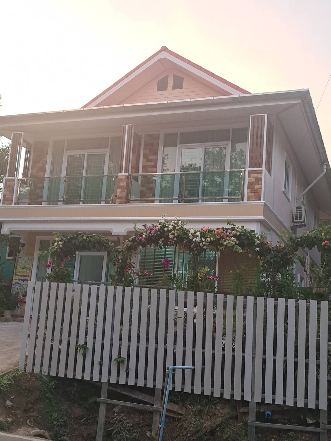 For Rent : Naiyang, 2-Storey Private Home, 3 bedrooms 4 bathrooms