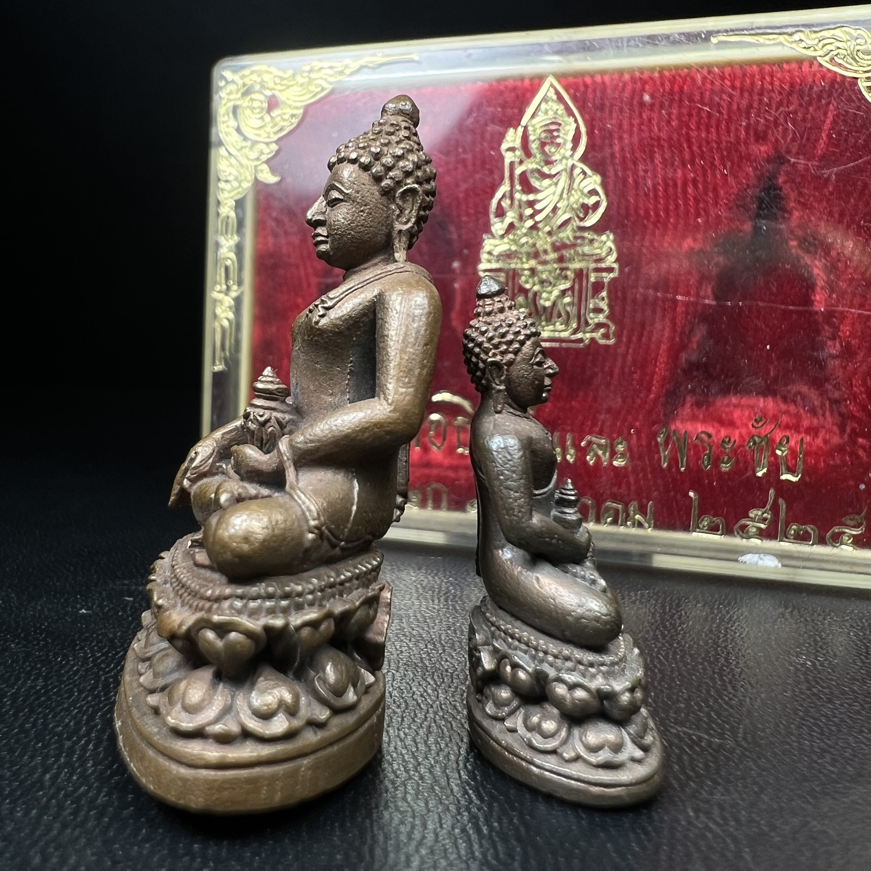 พระกริ่ง-พระชัยวัฒน์อธิบดี ปี2525 ของดีอัยการ (มีไว้บูชาเลื่อนยศเลื่อนตำแหน่งทุกท่าน)(1ใน 2525 ชุด)****ชุดหมายเลข ๒๕๒๑ ผลรวมได้เลข 1 เลขมงคล(หมายเเลขแห่งผู้นำ)มียศ มีบารมี สมกับความหมายของนาม พระกริ่งอธิบดี “พระกริ่งผู้เป็นใหญ่ในหมู่พระกริ่งทั้งหลาย”