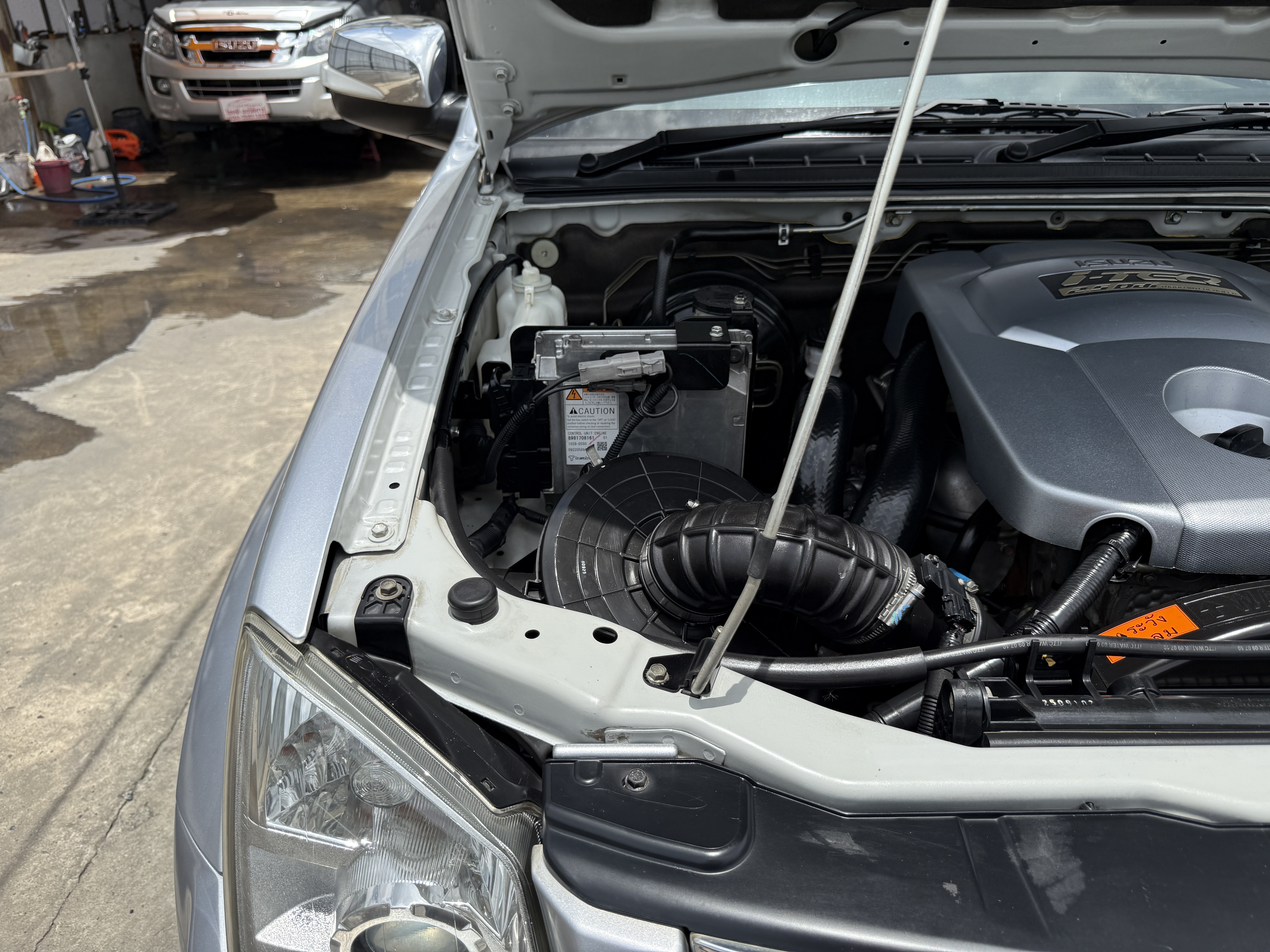 Isuzu Dmax 4ประตู Hilander 2.5 Abs 2010 เงิน