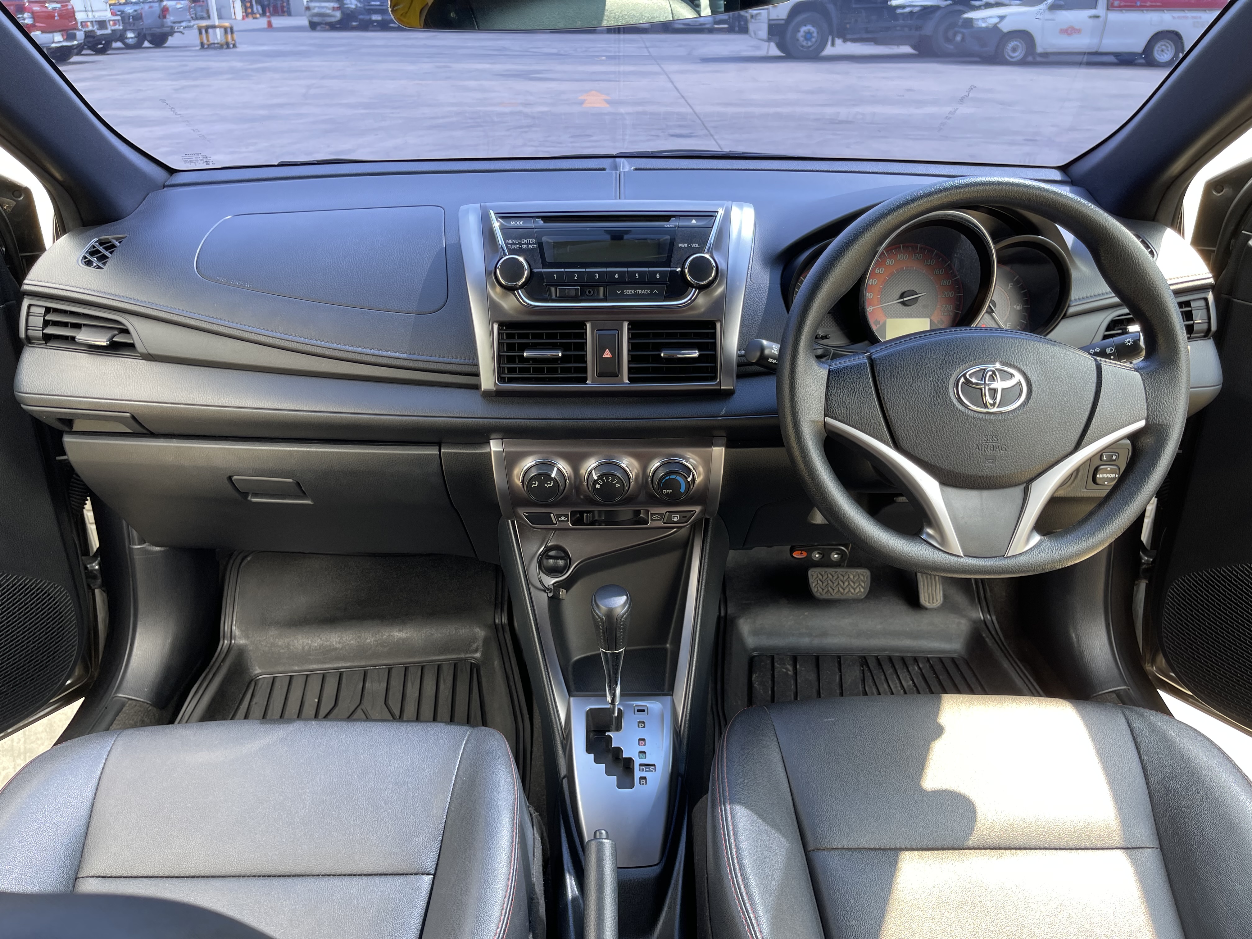 Toyota Yaris 1.2 E At 2017 เทาดำ