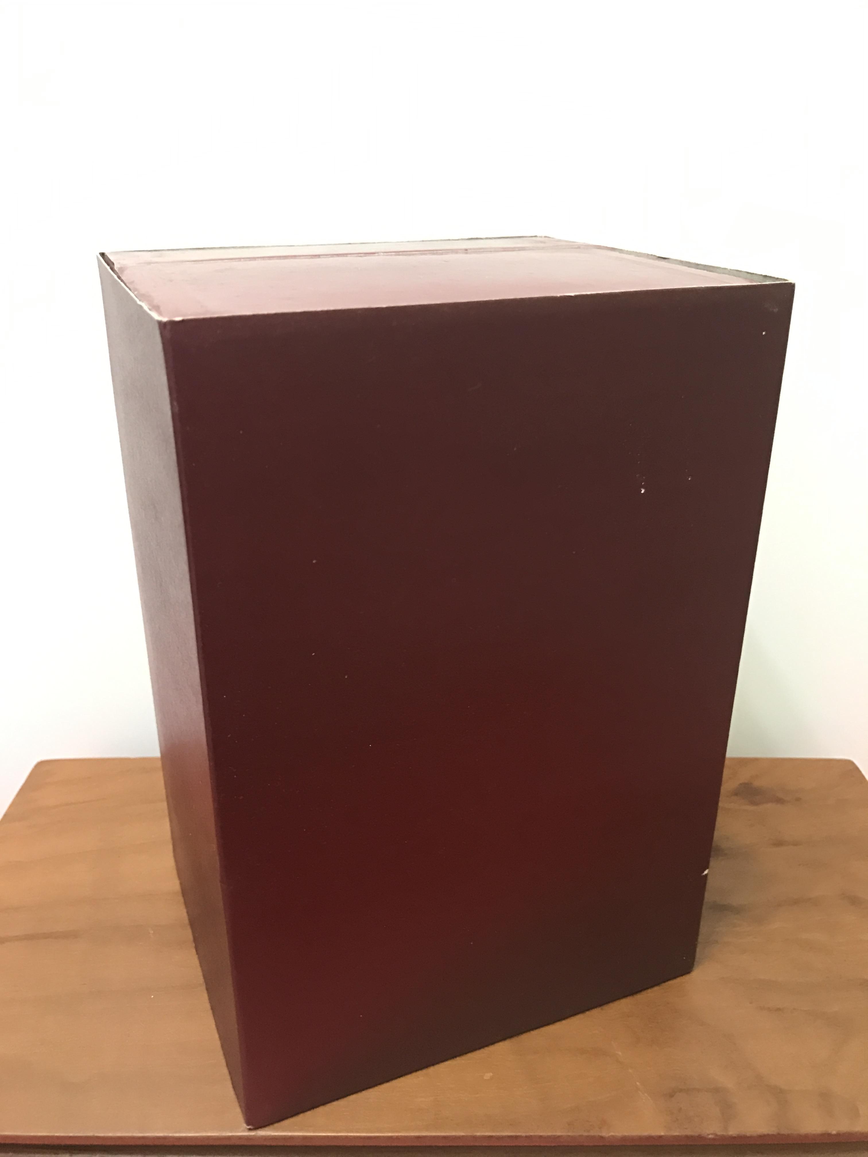 พระแก้วมรกต ภปร(รุ่นแรก) ปี45 รุ่นฉลองกรุงรัตนโกสินทร์ครบ 220 ปี หล่อลอยองค์ เนื้อเงิน ขนาดบูชา 50*90 มม. พร้อมฐานวางครอบแก้วเดิมครบสมบูรณ์(สวยงามและหายากมาก)