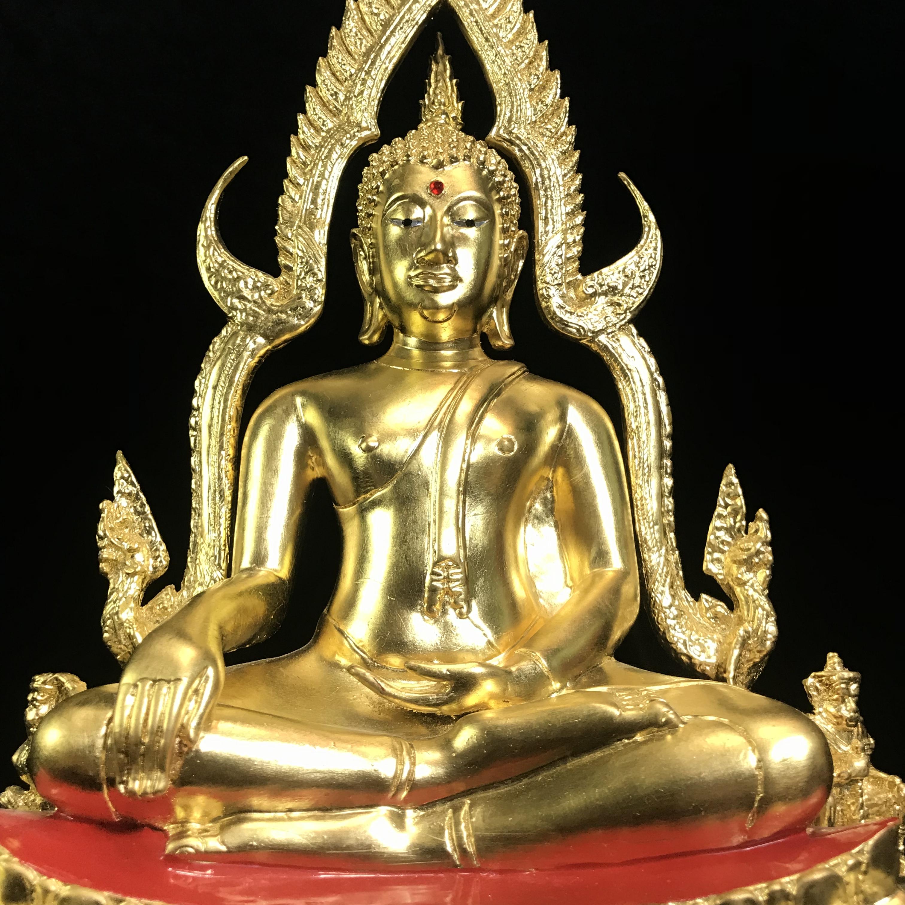 พระพุทธชินราช ญสส. วัดพระศรีมหาธาตุ จ.พิษณุโลก ปี2543 ขนาดหน้าตัก 7นิ้ว ลงรักปิดทองฐานประดับกระจก พิธีใหญ่ รุ่นแรกและรุ่นเดียวที่ หลวงปู่หมุน ฐิตสีโล วัดบ้านจาน มาร่วมปลุกเสก(1 ใน 999องค์)