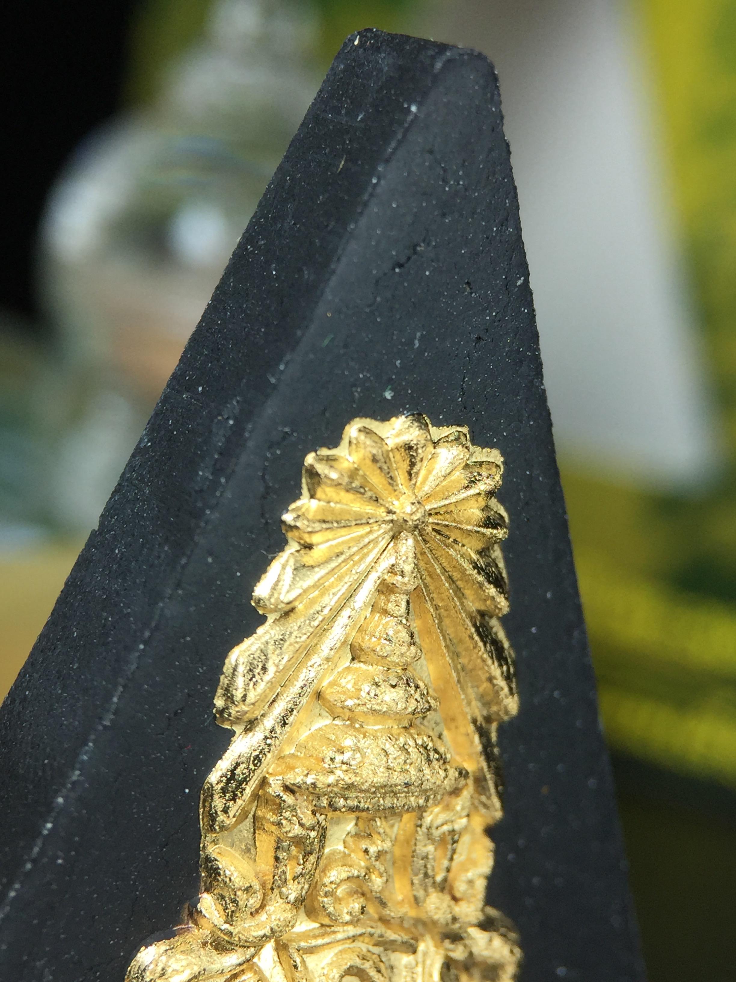 พระพุทธชินราช(จำลอง)ภปร. 84พรรษา เนื้อผงปิดทองด้านหน้า หลัง ภ.ป.ร. ยิงทอง(พระราชทานมวลสาร จิตรลดาและเส้นพระเจ้า ร.9(เส้นผม))ทรงคุณค่าอีกหนึ่งรุ่นยอดนิยม