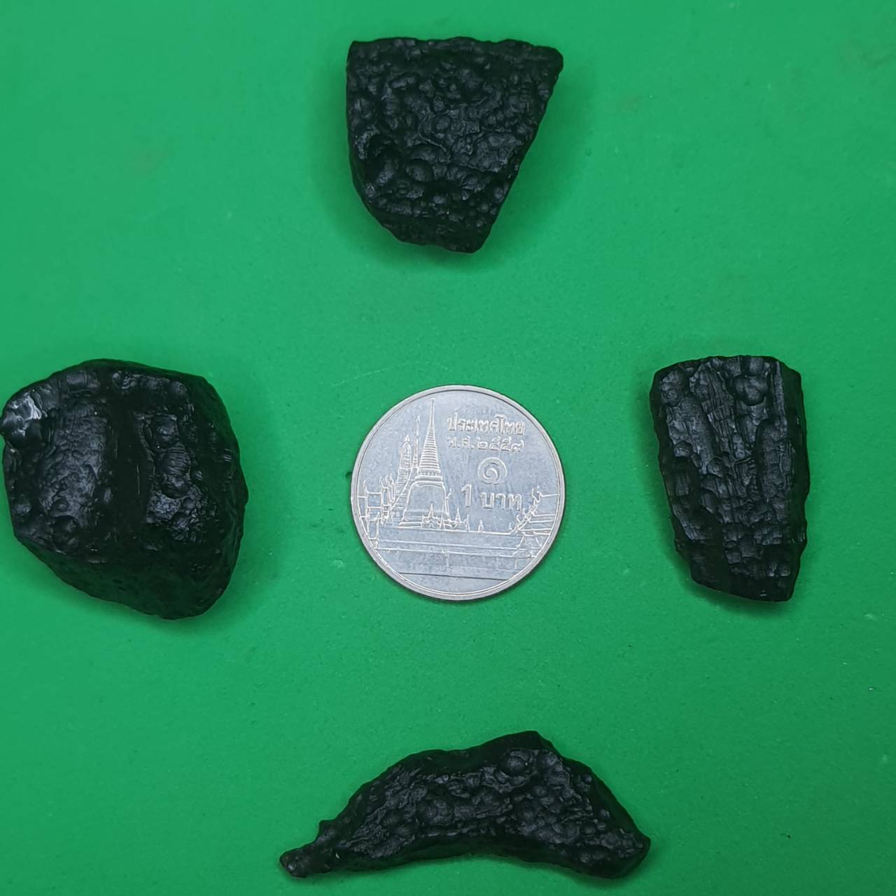 ของนำโชค สะเก็ดดาว อุลกมณี ขนาดเหรียญ 5 สะเก็ดกาว อุลกมณี หินสะเก็ดดาว