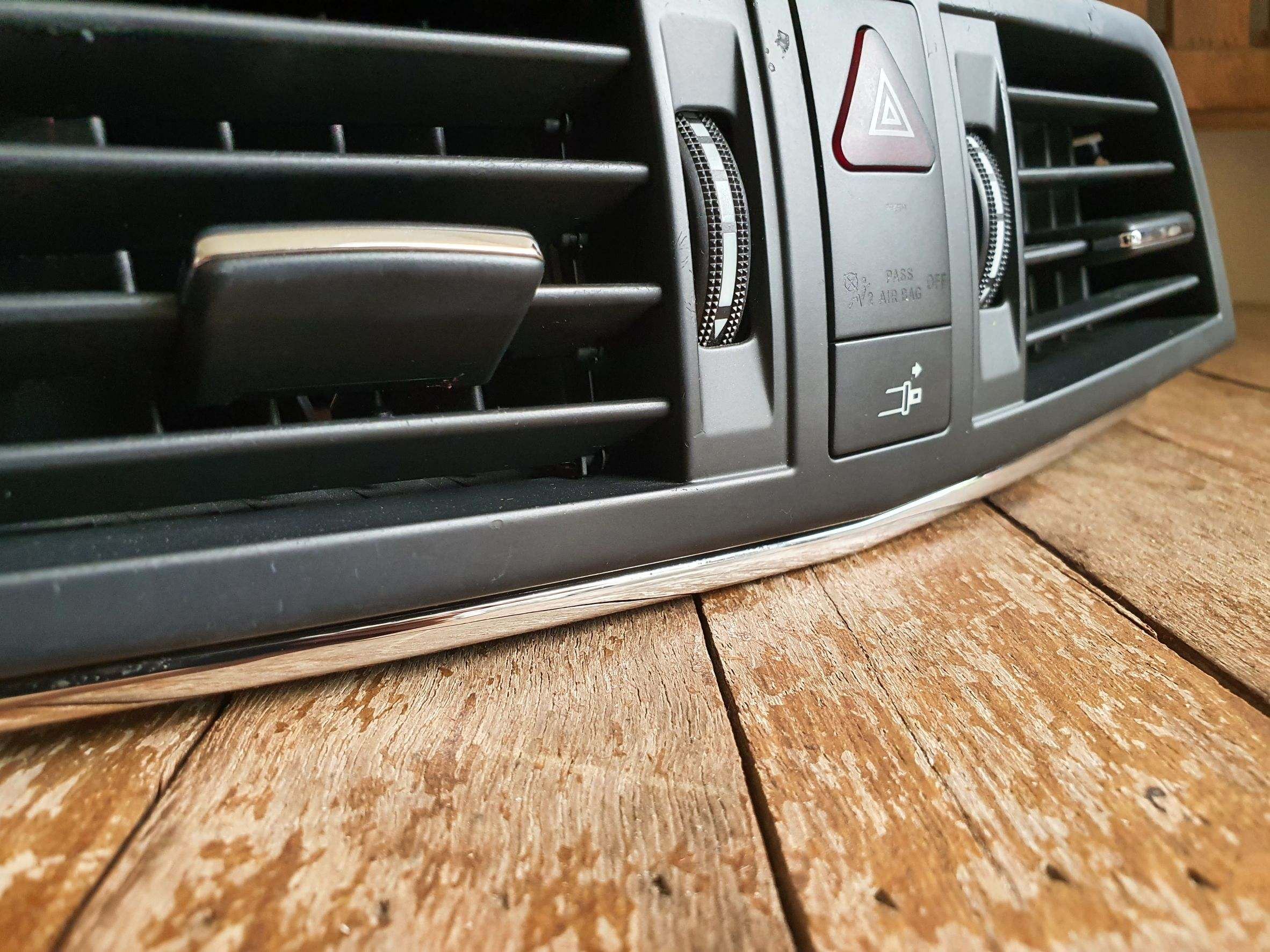 ช่องแอร์กลางBENZ W207