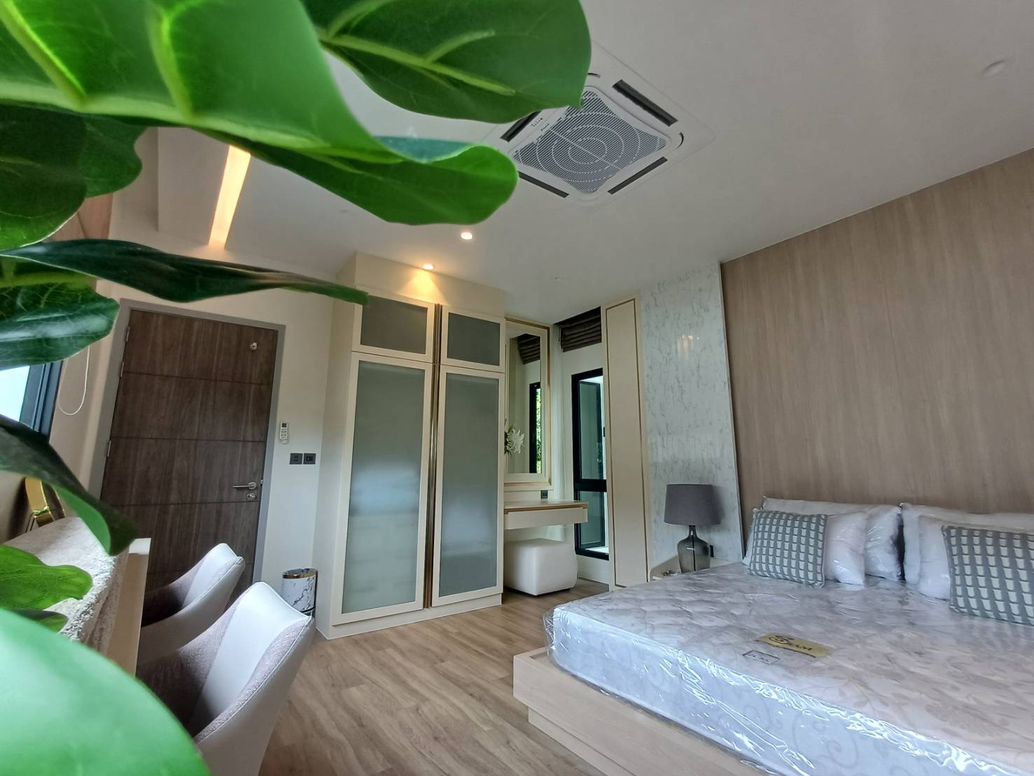 For Rent : Kohkaew, Modern style private pool villa, 4 Bedrooms 4 Bathrooms