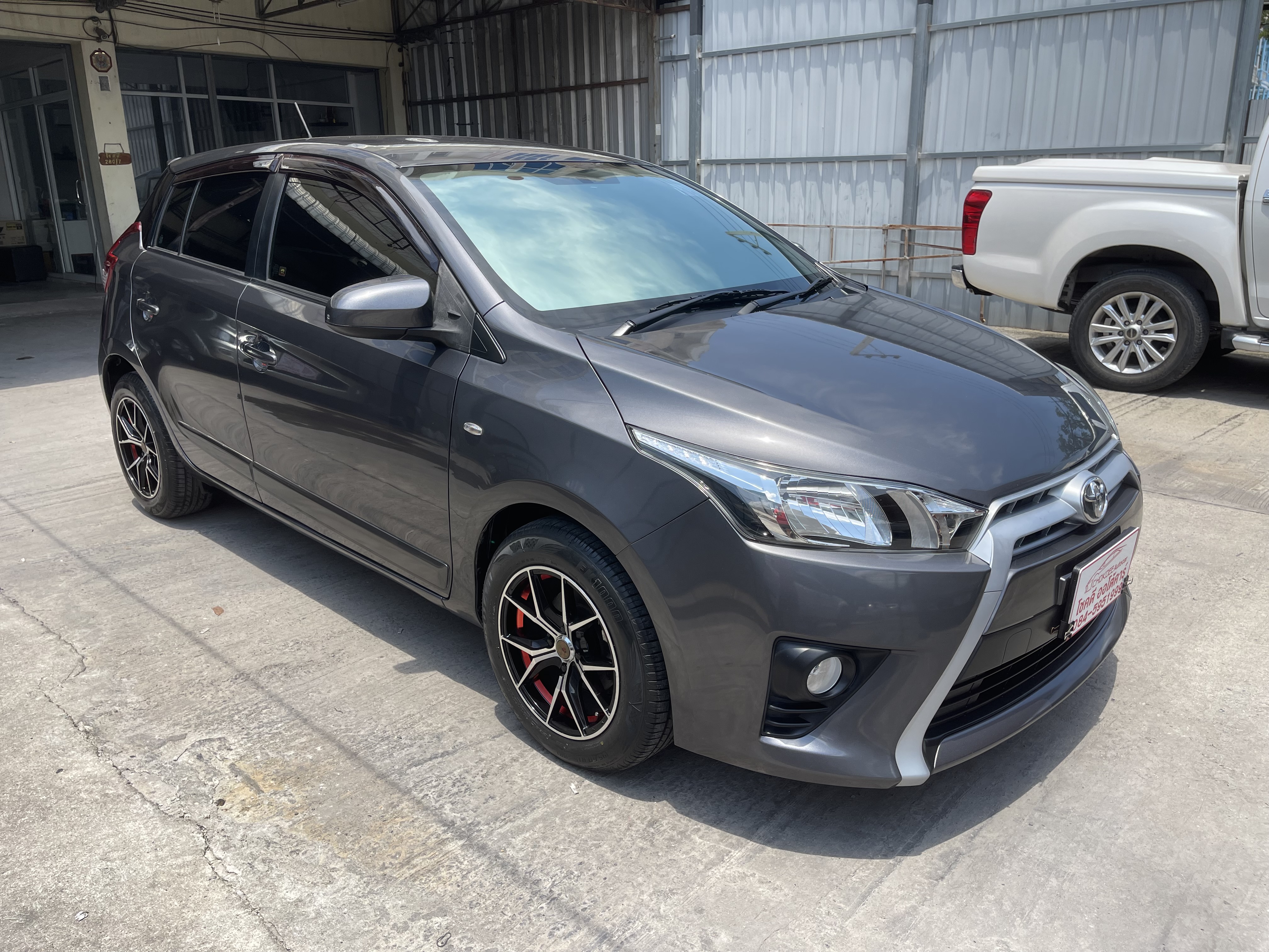 Toyota Yaris 1.2 E At 2017 เทาดำ