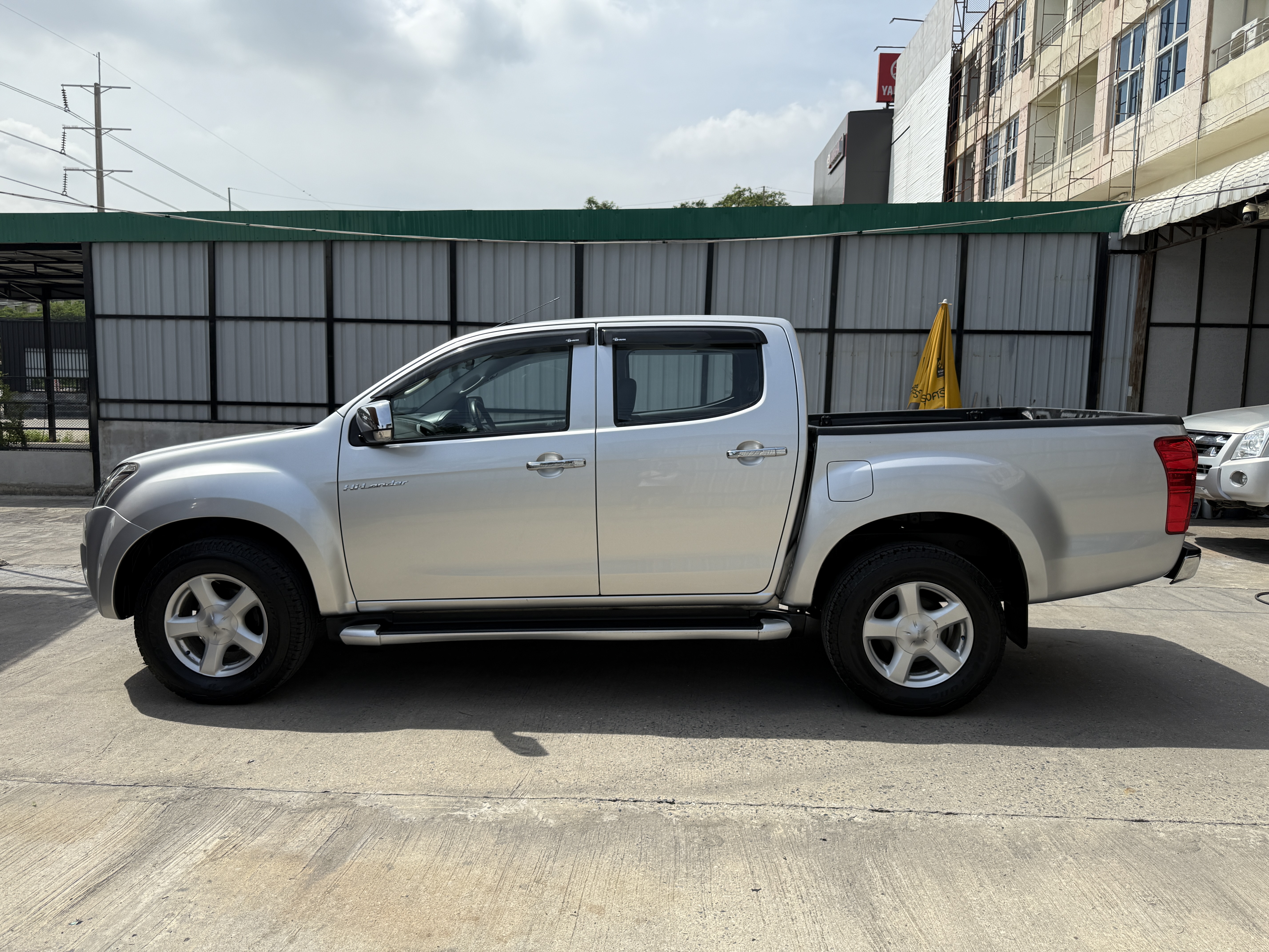 Isuzu Dmax All New 4ประตู Hilander 3.0 Vgs Z Prestige Navi At 2012 เงิน