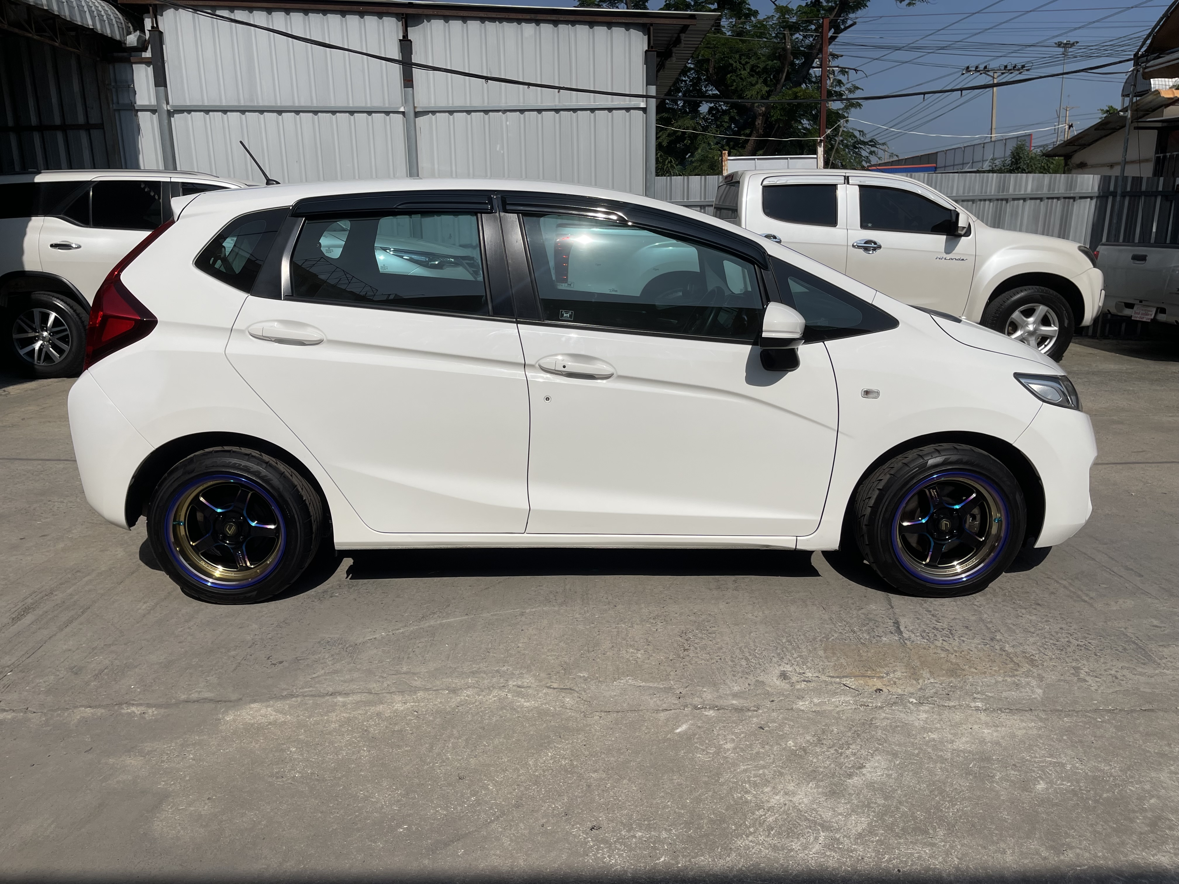 Honda Jazz 1.5 V+ At ปี 2016 ขาว