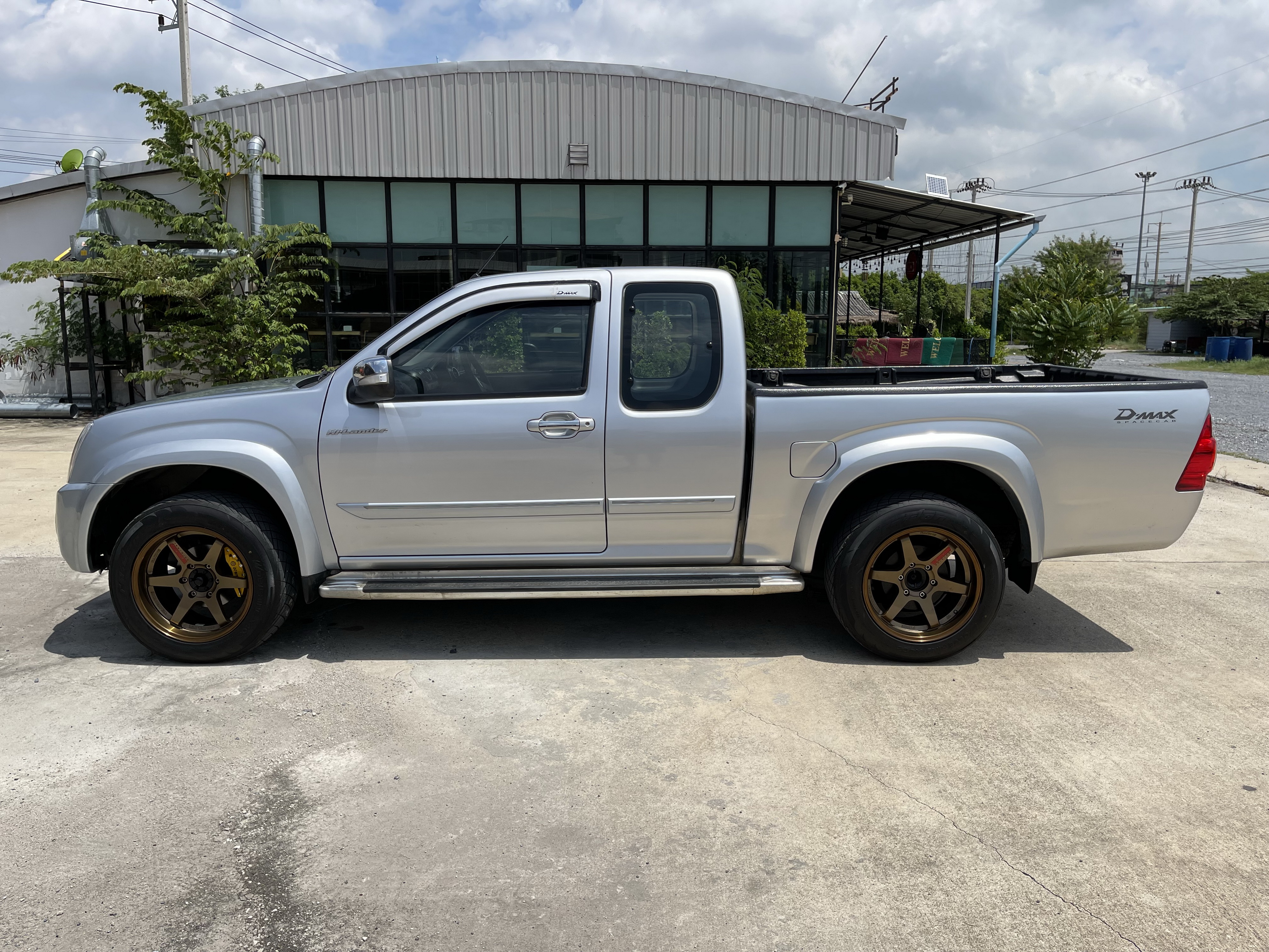 Isuzu Dmax Cab Hilander 2.5 Abs 2010 เงิน