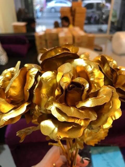 ดอกกุหลาบทอง