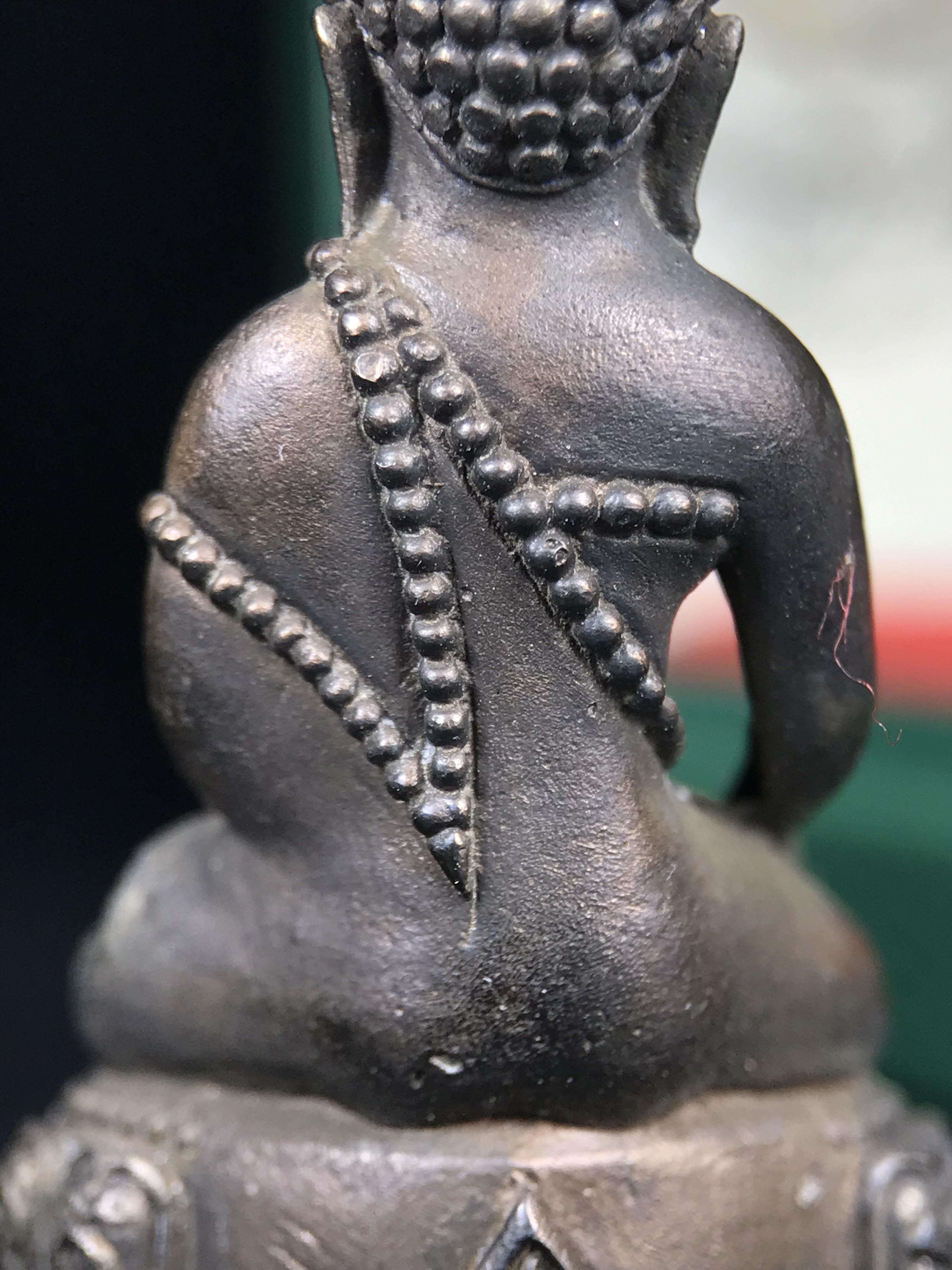 พระกริ่งวาสนา สมเด็จพระสังฆราช(วาสน์)วัดราชบพิธฯ ปี 2531 เนื้อนวโลหะ สร้างเป็นที่ระลึกในคราวที่สมเด็จพระอริยวงศาคตญาณ สมเด็จพระสังฆราช(วาสน์ วาสโน)มีพระชนมายุครบ90พรรษา(ในหลวง ร.9 เสด็จในพิธี)งานแกะแม่พิมพ์โดย นายช่างเกษม มงคลเจริญ)(1ใน1991องค์)