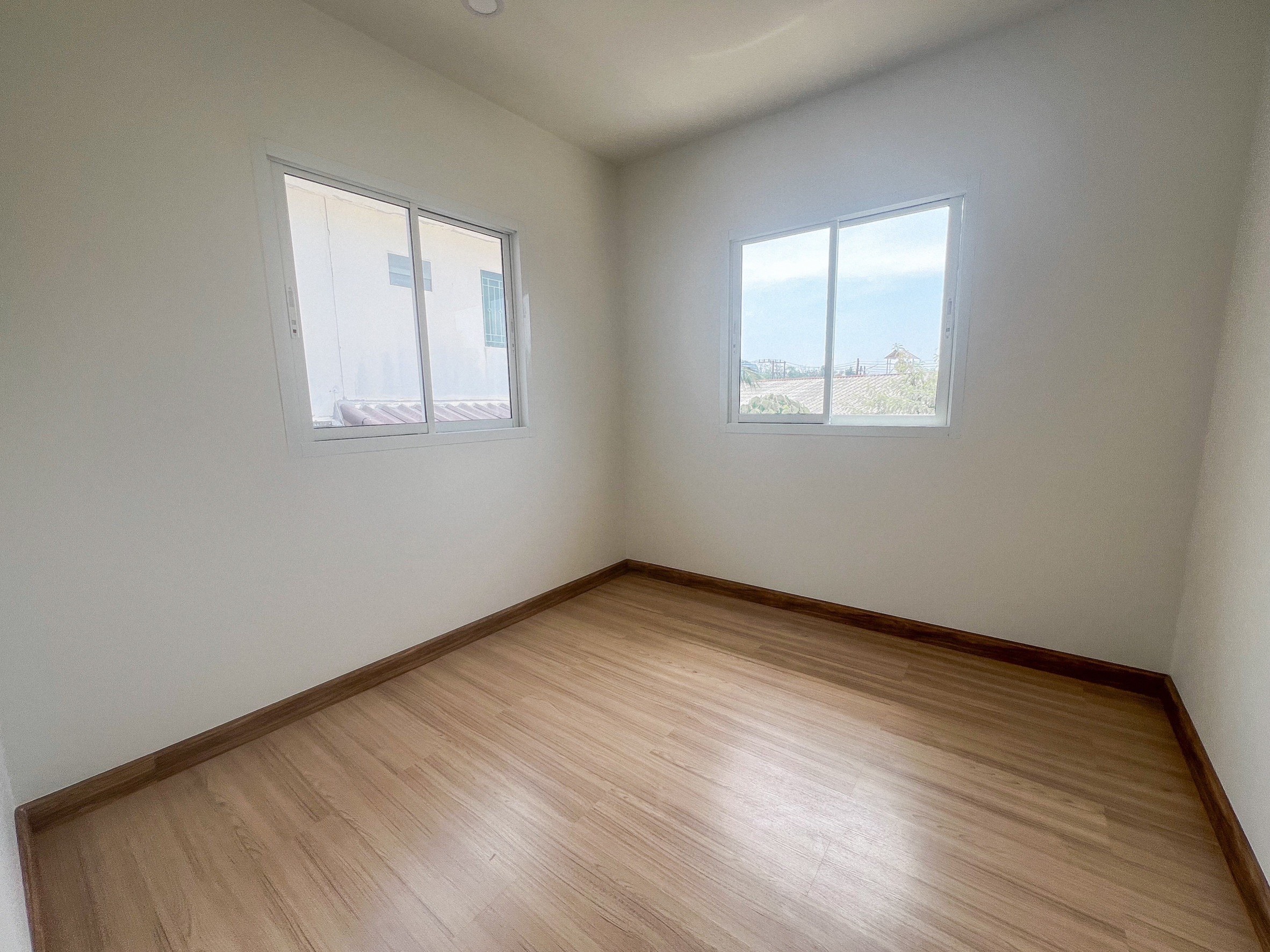 For Sale : Ratsada-Samkong, 2-Story Town Home, 3 Bedrooms 2 Bathrooms