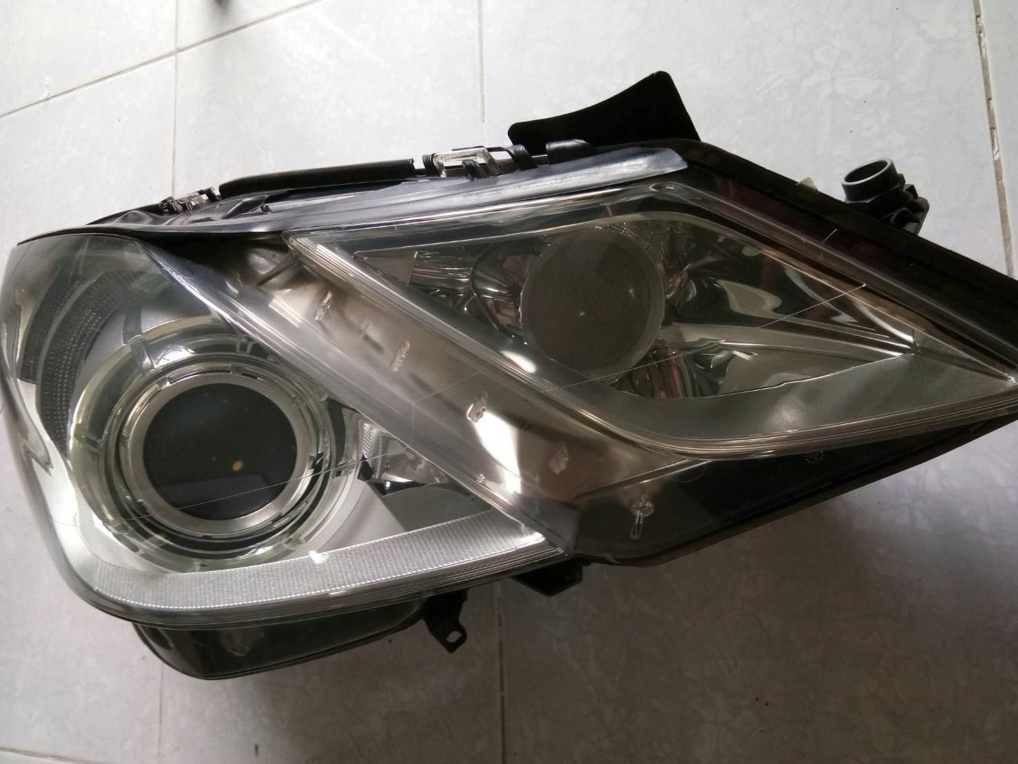 ไฟหน้าซีนอน BENZ W207