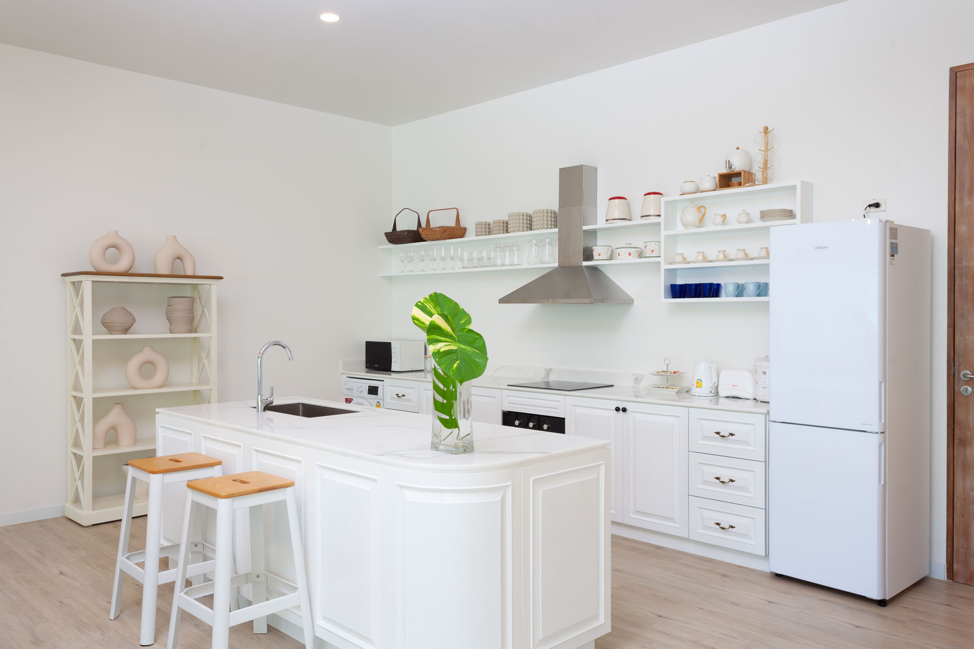 For Rent : Rawai, Seafront Penthouse with Jacuzzi, 2 Bedroom 2.5 Bathroom