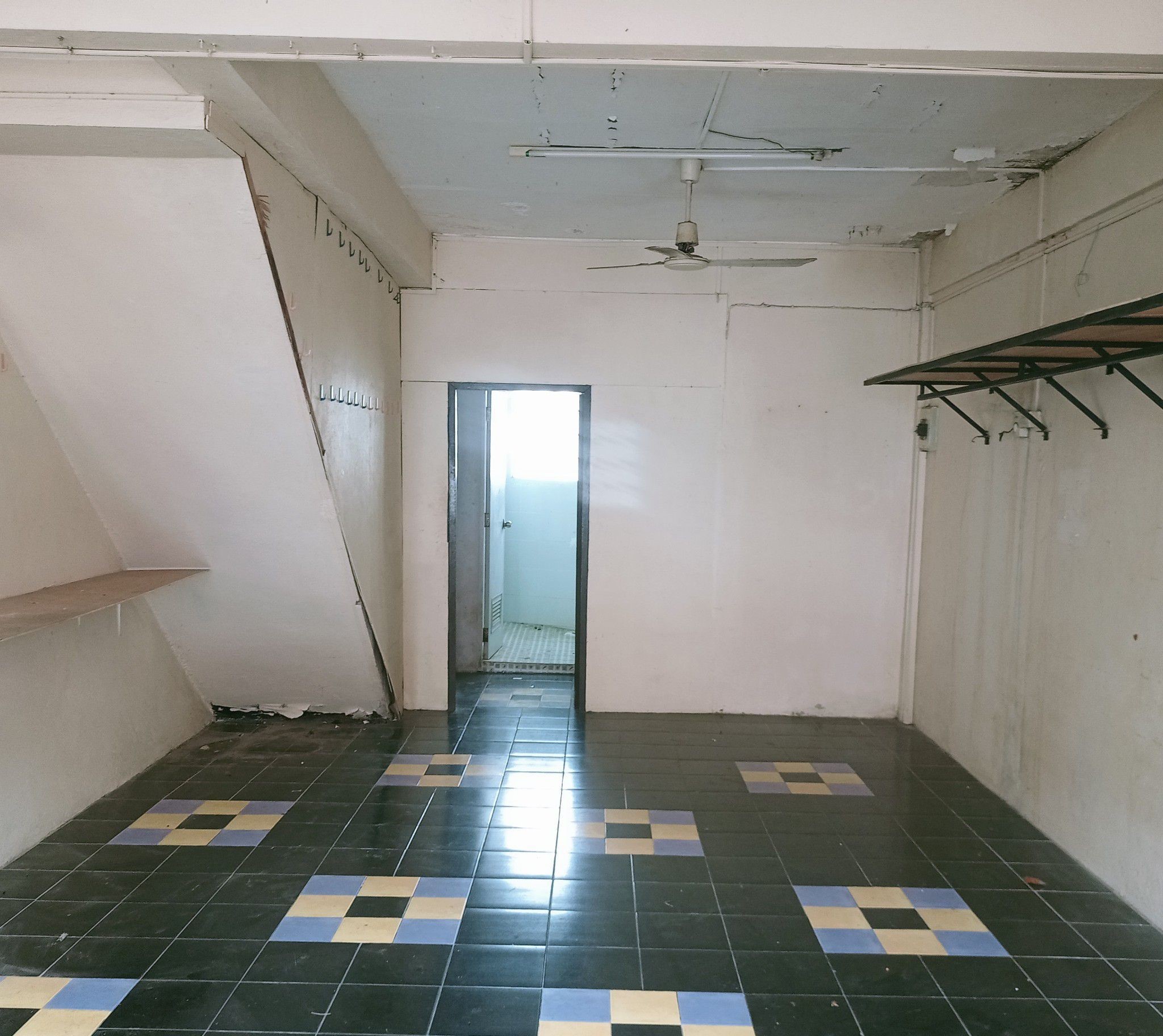 For Sales : Patong, 3-Storey Commercial Building, 5 Bedrooms 4 Bathrooms