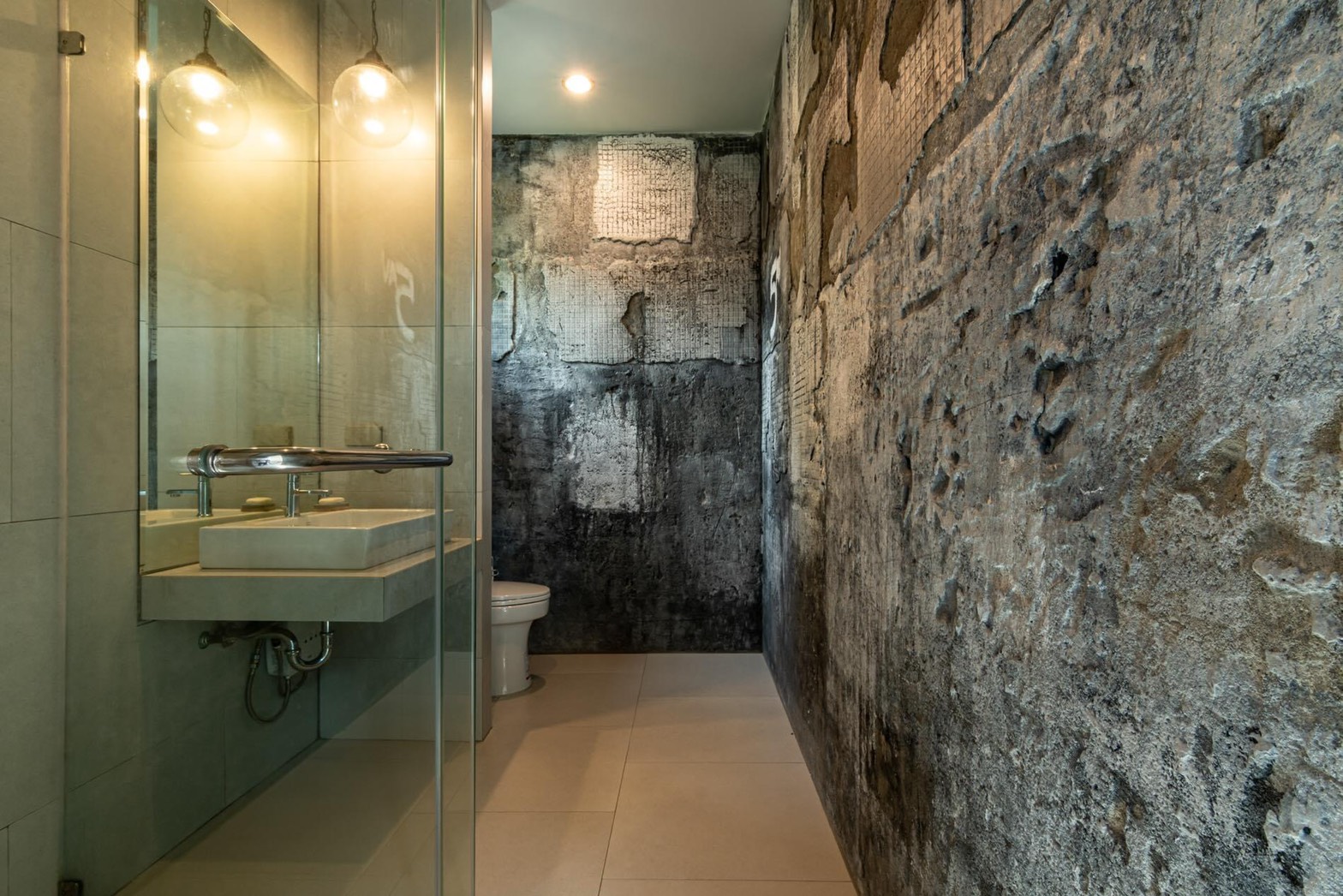 For Sale : Laguna Layan Beach House 3 Bedrooms 3 Bathrooms