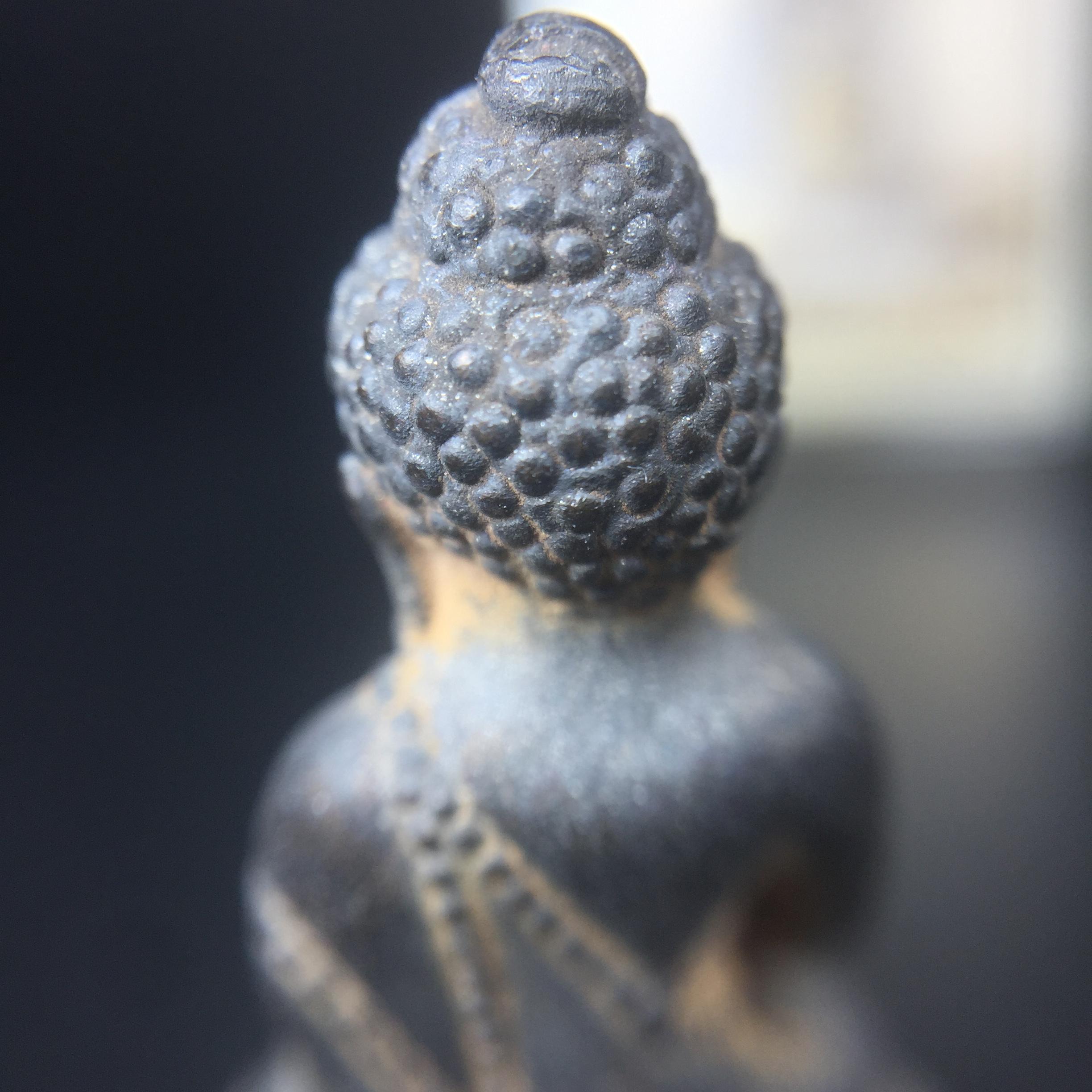 พระกริ่งชินบัญชรฉลองพระชันษา 100 ปี สมเด็จพระญาณสังวร วัดบวรนิเวศวิหาร ปี 2556 เนื้อนวโลหะผสมทองคำก้นทองแดง พิธีใหญ่ มวลสารเด่น นิยม(1 ใน 2556 องค์)