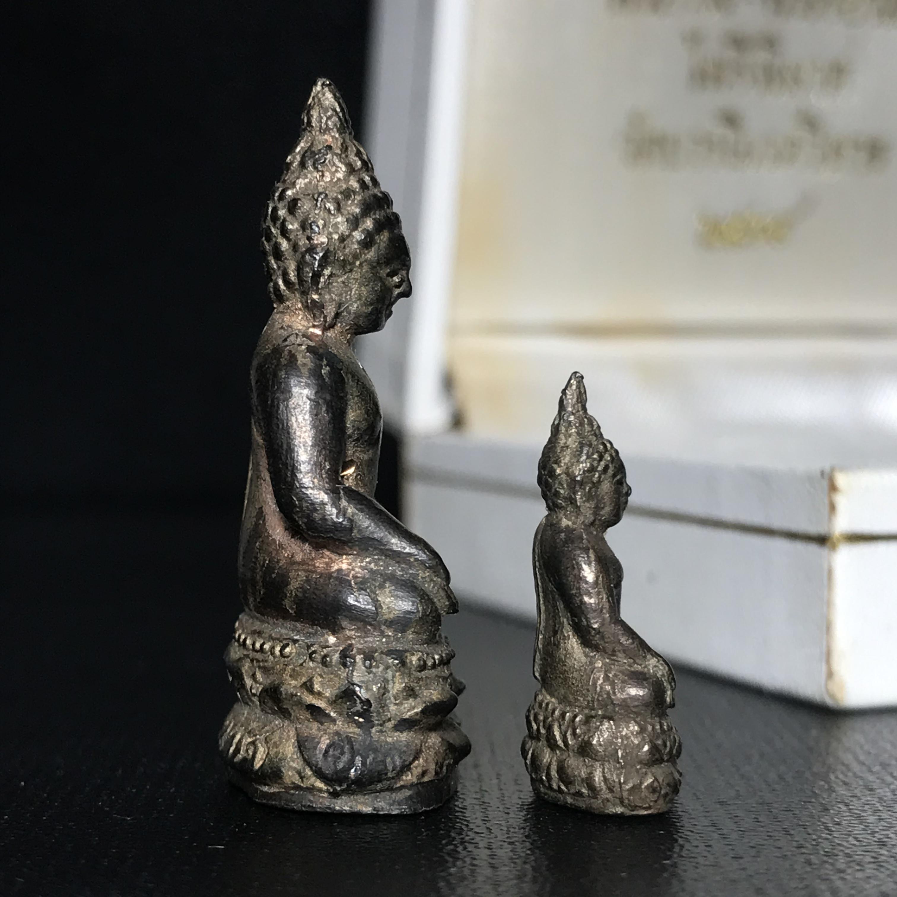 พระกริ่ง-พระชัยวัฒน์ไพรีพินาศ วัดบวรนิเวศวิหาร ปี2534 เนื้อนวโลหะ(พระชุดหลักสายสมเด็จพระญาณสังวร สมเด็จพระสังฆราชองค์ที่19)(1ใน700ชุด)