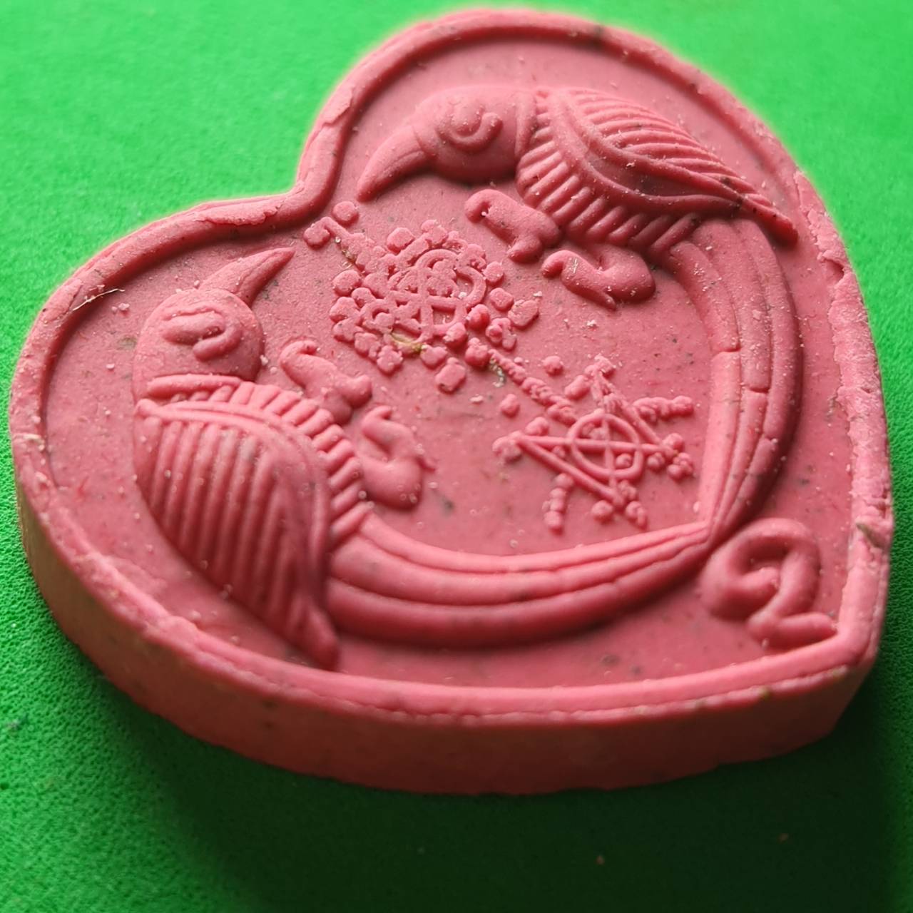 ของเสน่ห์ สาริกาลิ้นทอง สีชมพู เลี่ยมกรอบ รุ่นคู่ไม่ขาด โชคไม่หมด รวยเปรี้ยง สาริกาเสน่ห์ สาริกาค้าขาย สาริกาลิ้นทอง