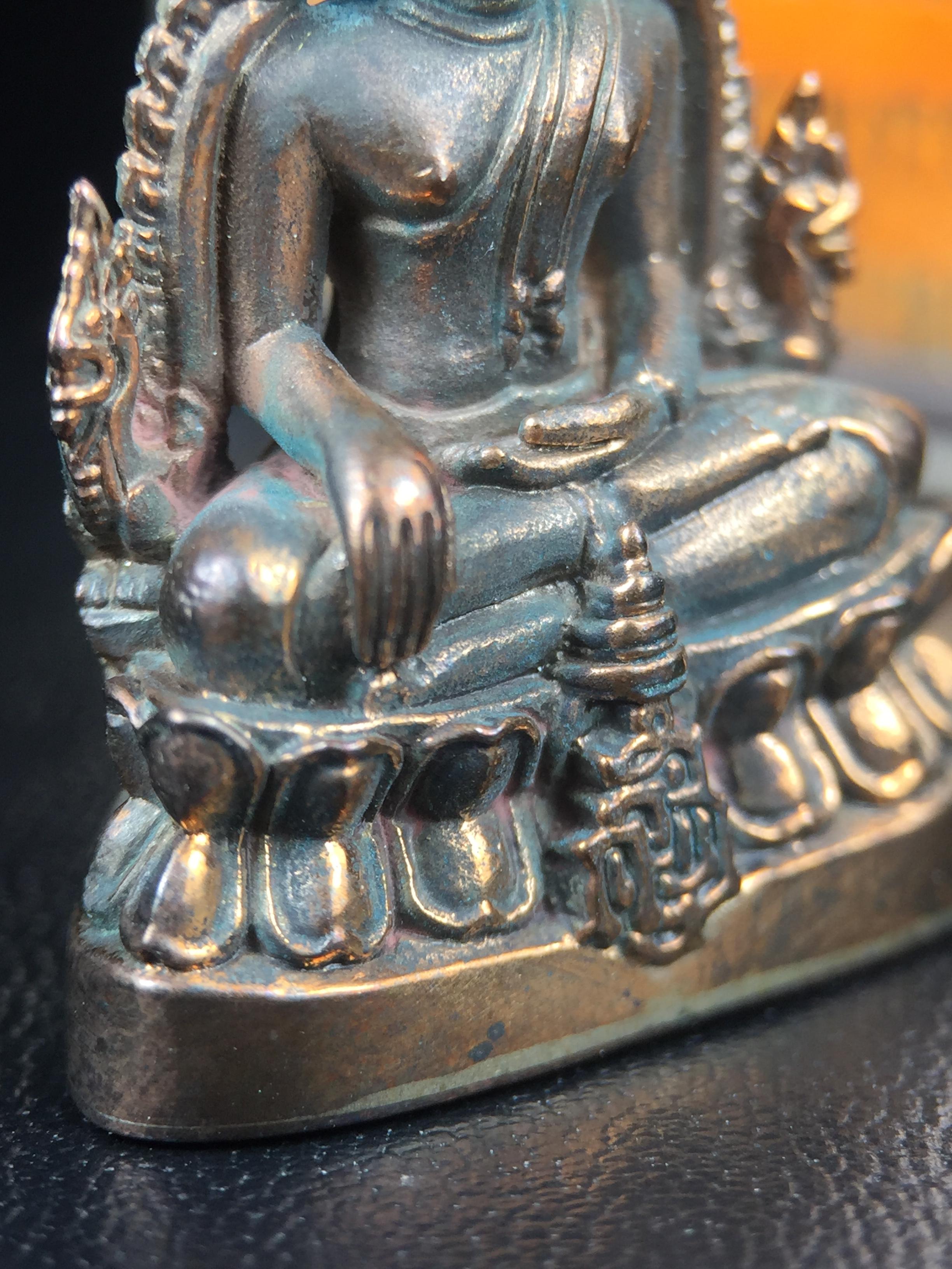 พระพุทธชินราช ญสส. วัดพระศรีมหาธาตุ จ.พิษณุโลก ปี2543 กริ่งชินราชเนื้อนวโลหะเต็มสูตร (ผสมทองคำ 2 บาท ต่อน้ำหนักเนื้อ 1 กิโลกรัม) พิธีใหญ่ รุ่นแรกและรุ่นเดียวที่ หลวงปู่หมุน ฐิตสีโล วัดบ้านจาน มาร่วมปลุกเสก(องค์หมายเลข 505 เลขสวย)(1 ใน 2543 องค์)นิยม