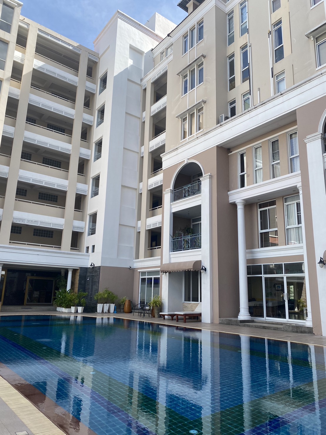 For Rent : Condo near Patong Beach, 2 Bedroom 2 Bathroom, 5th flr.