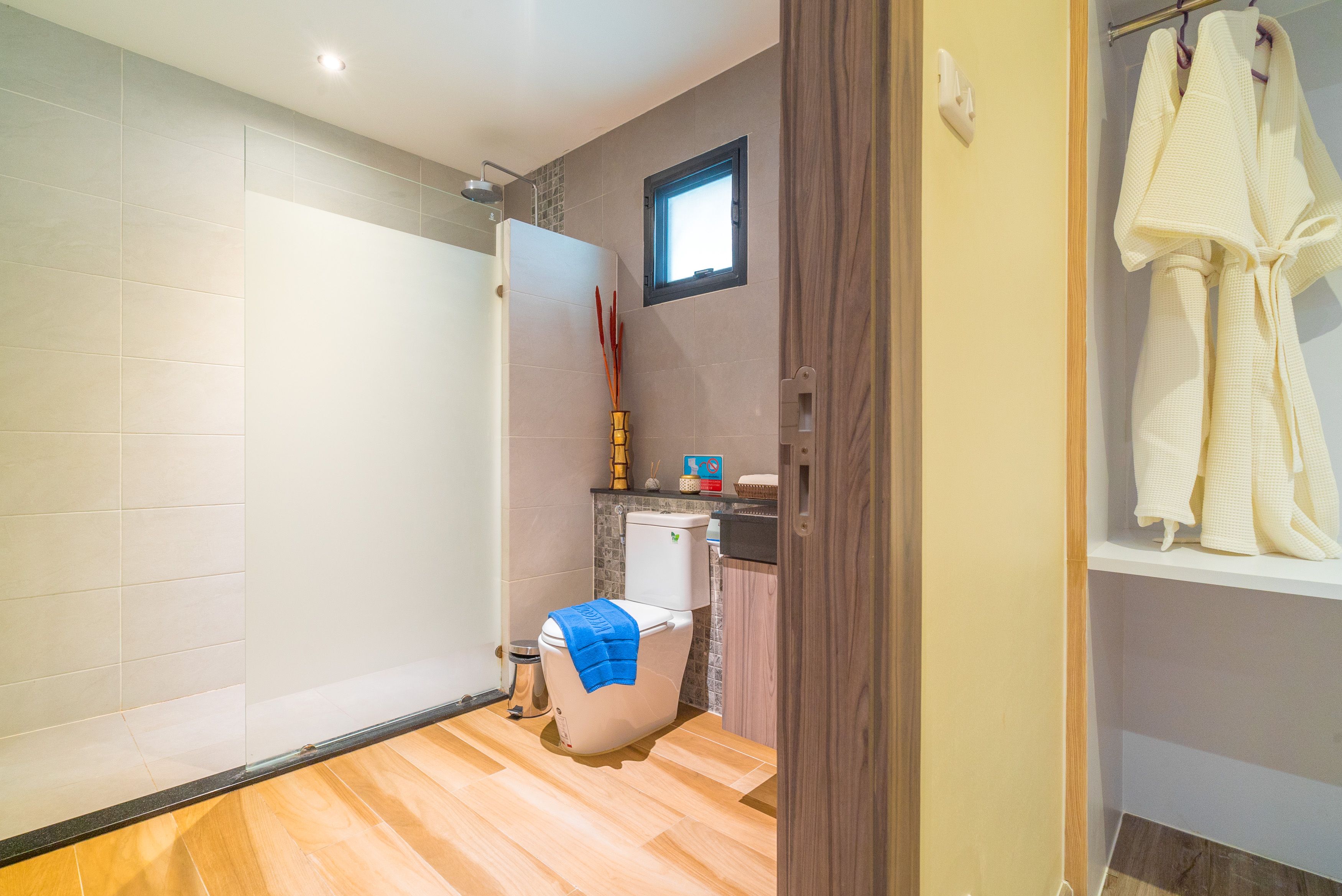 For Rent : Rawai, VIP Luxury Villa 5 Bedrooms 5 Bathrooms, Walk distance to the beach